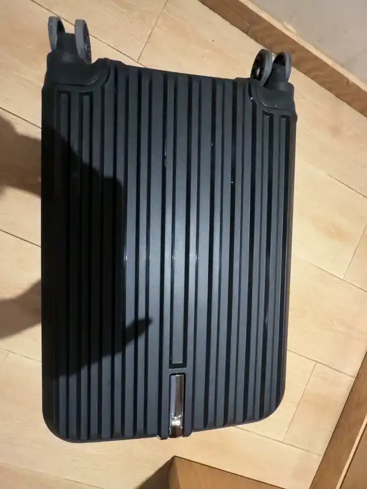 Sayohat chamodoni 38 l, ABS plastik, 360° g'ildirak, ilgakli, 55x34x21 sm