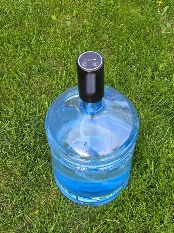 Universal dispenser, nasos, ikki nasos, 19 l idish uchun, akkumulyator, kuchli
