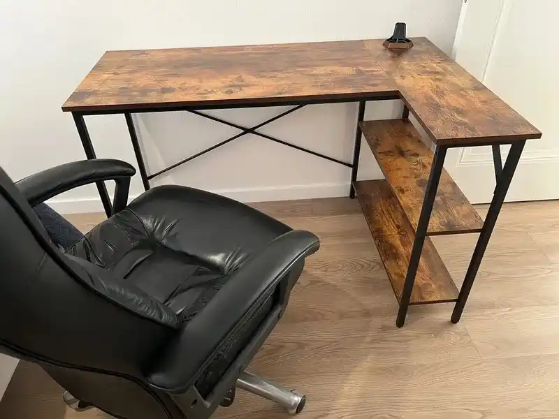 L shaklli yozuv stoli 120 sm, metallkarkasli, javonli, ofis va o'qish uchun