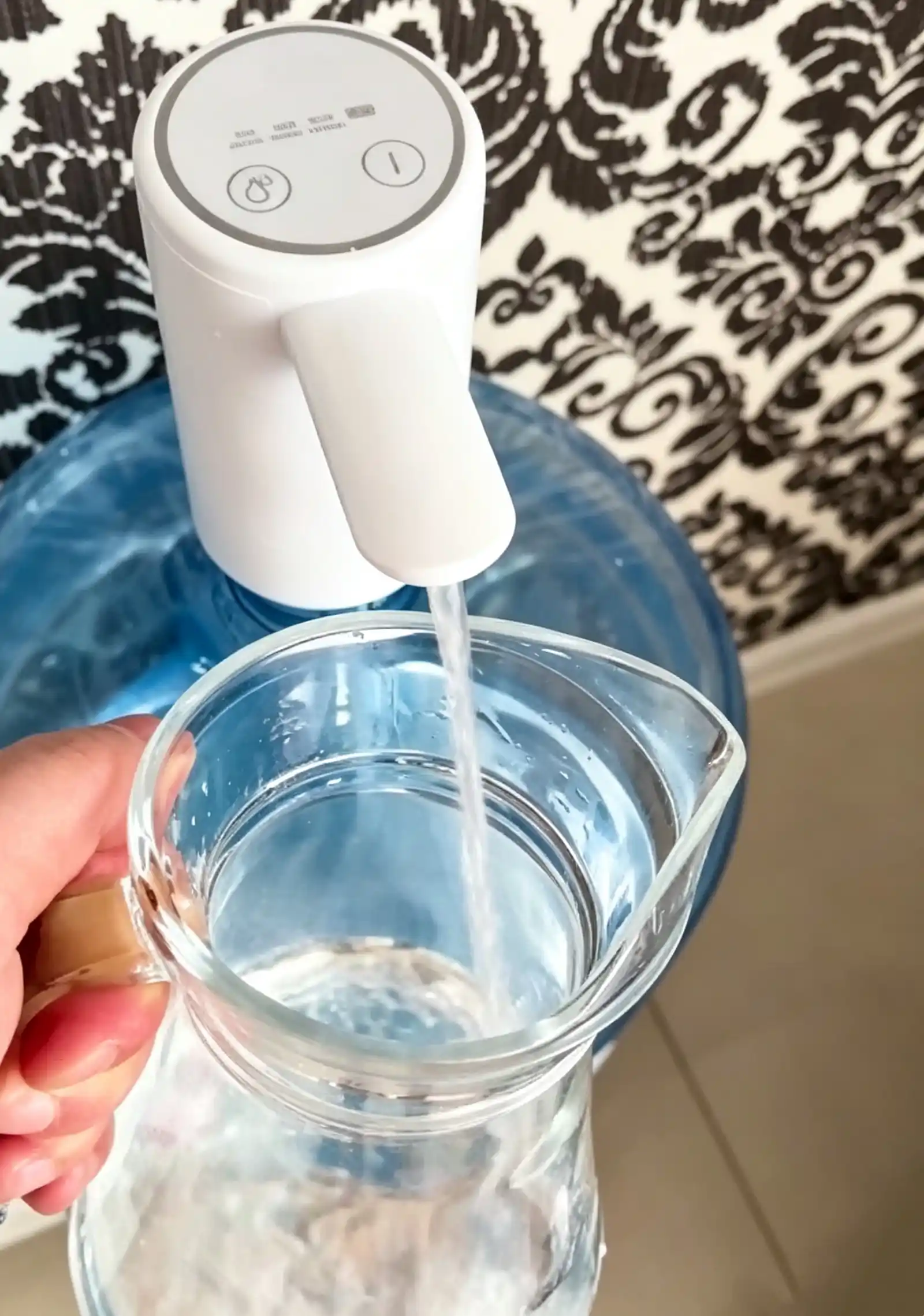 Universal dispenser, nasos, ikki nasos, 19 l idish uchun, akkumulyator, kuchli