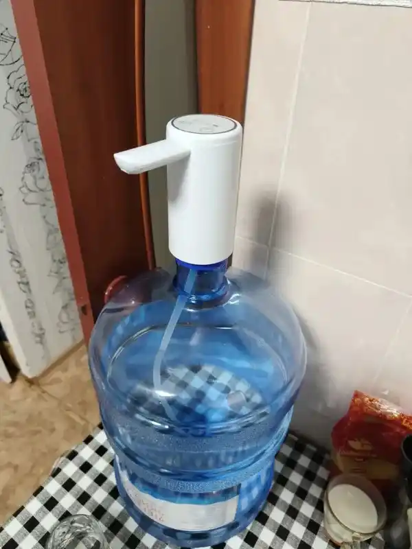 Universal dispenser, nasos, ikki nasos, 19 l idish uchun, akkumulyator, kuchli
