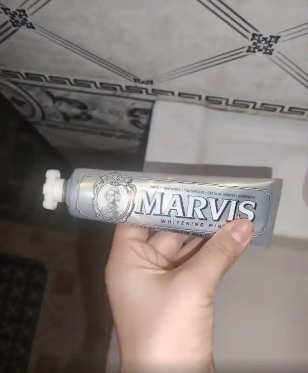 Зубная паста с отбеливающим эффектом, MARVIS Amarelli Licorice