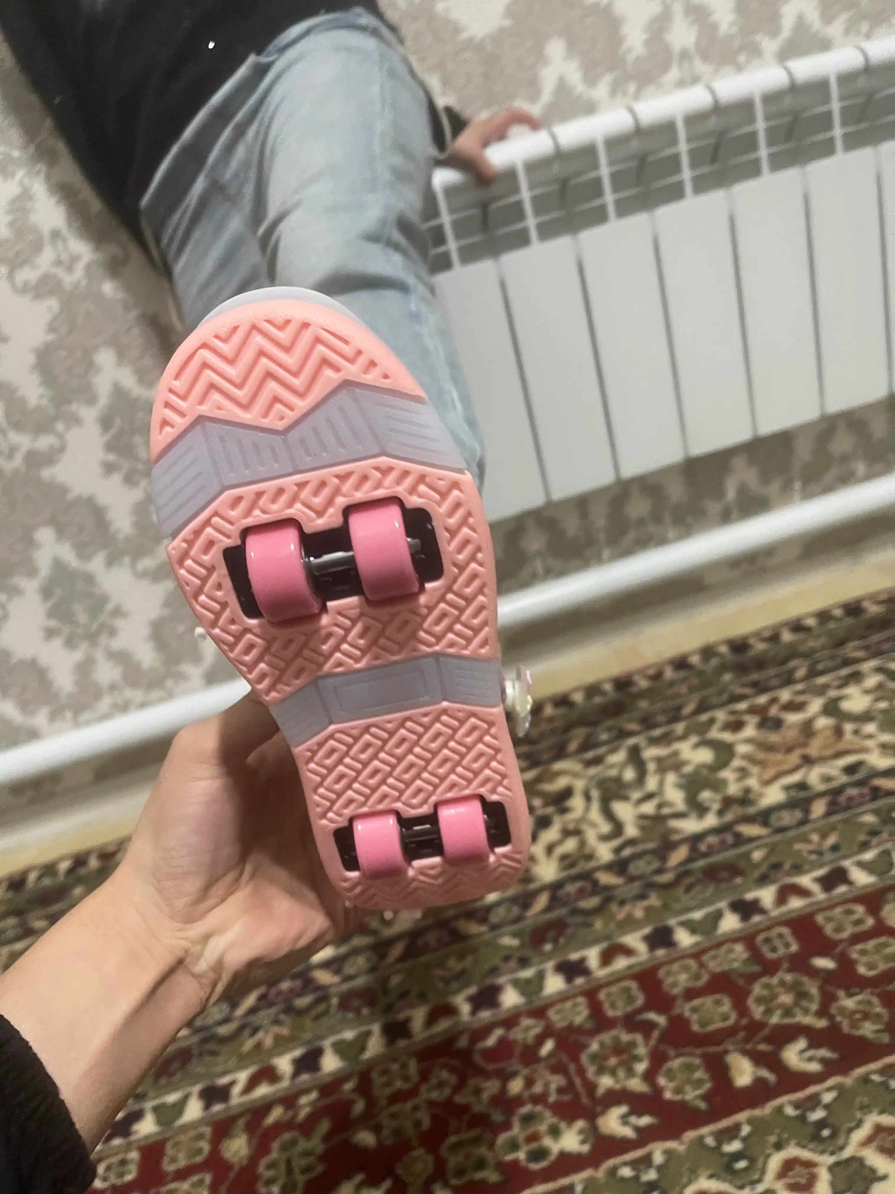 LED yoritgichli, yechiladigan g‘ildirakli rolikli krossovkalar bolalar uchun