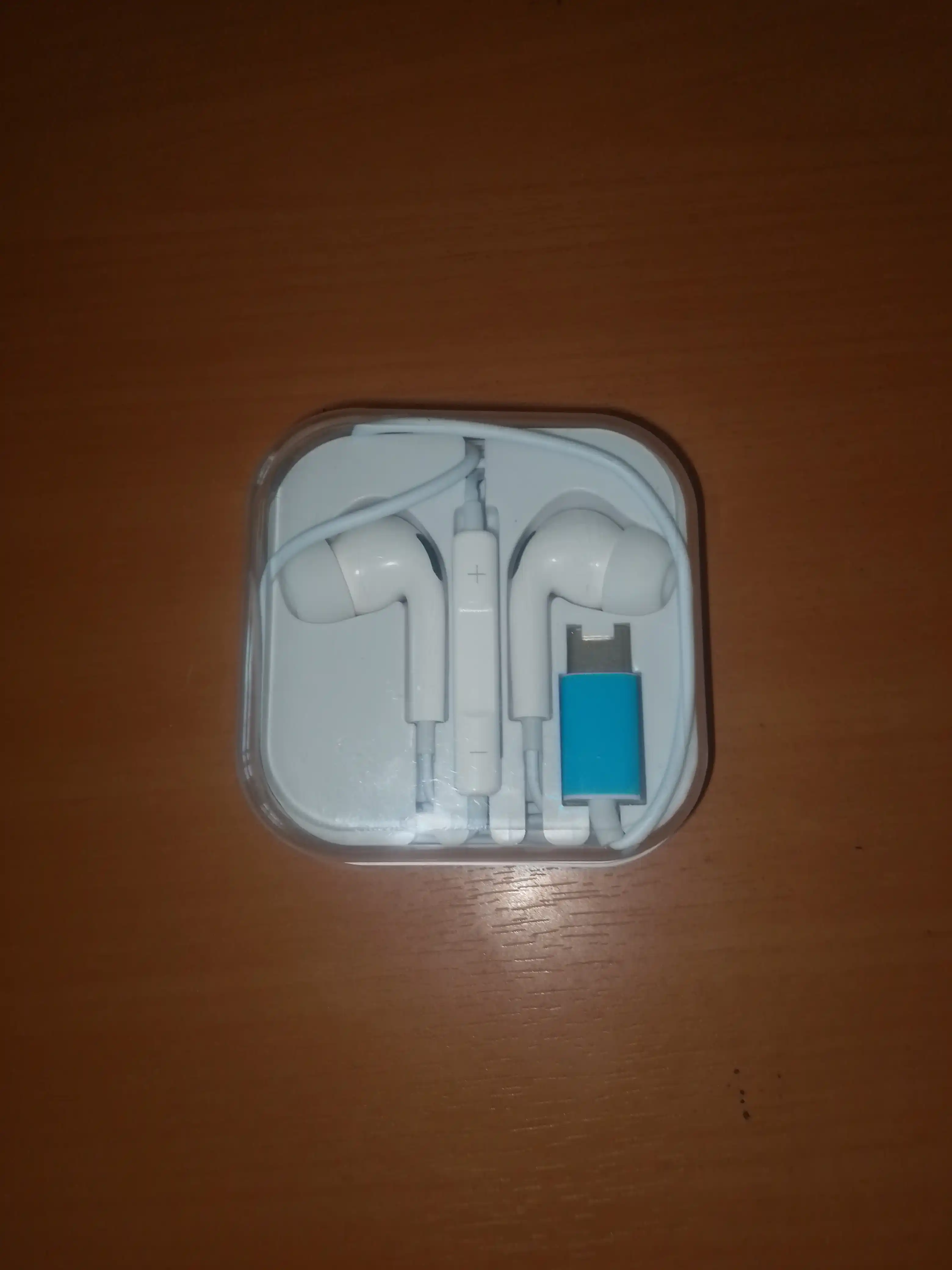 Simli quloqchinlar Type-C ulagichi bilan, ovoz sifati va qulaylik, ergonomik