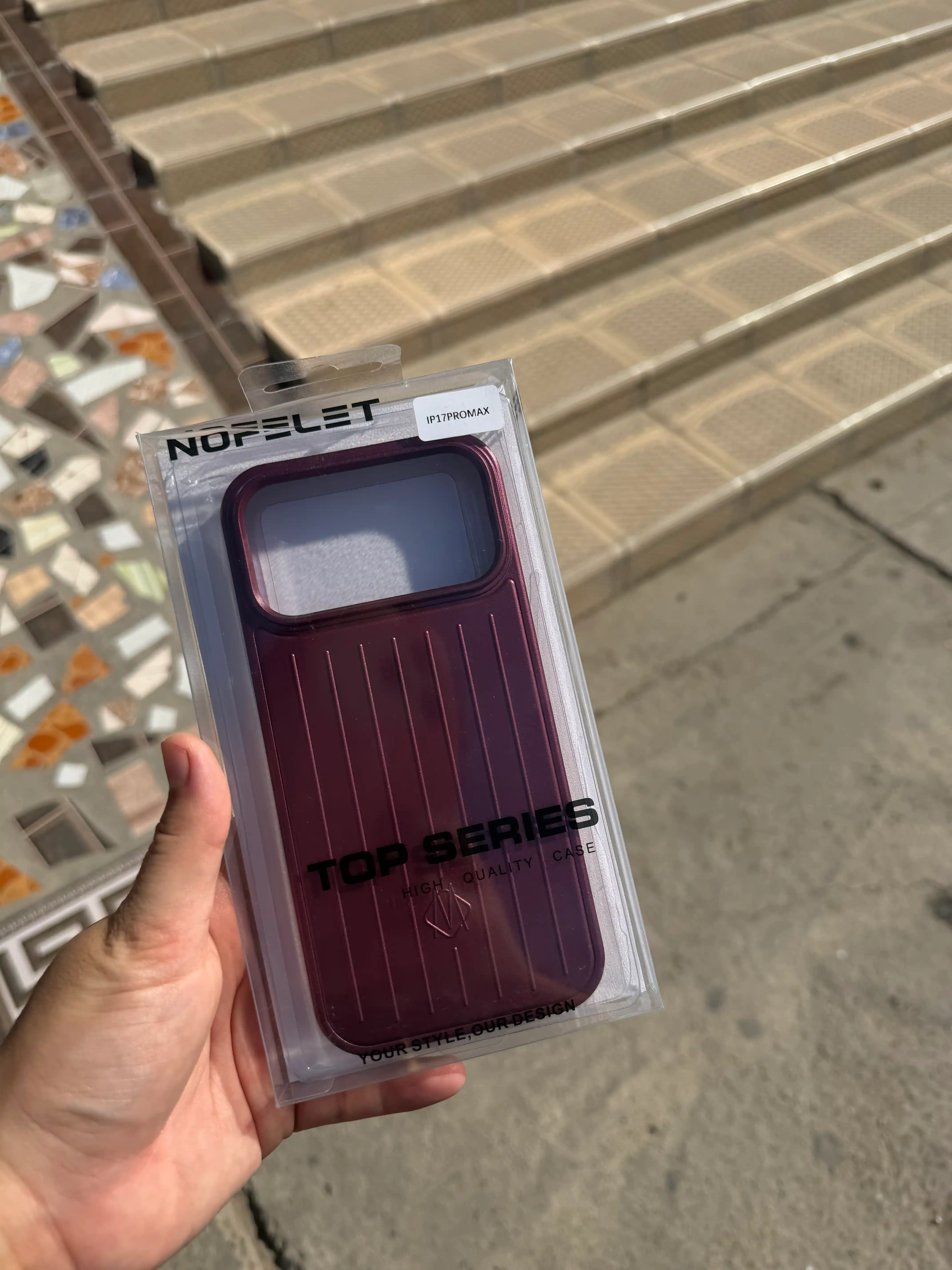 IPhone uchun Christian Dior chexol — barcha modellarga mos, zamonaviy va qulay g‘ilof