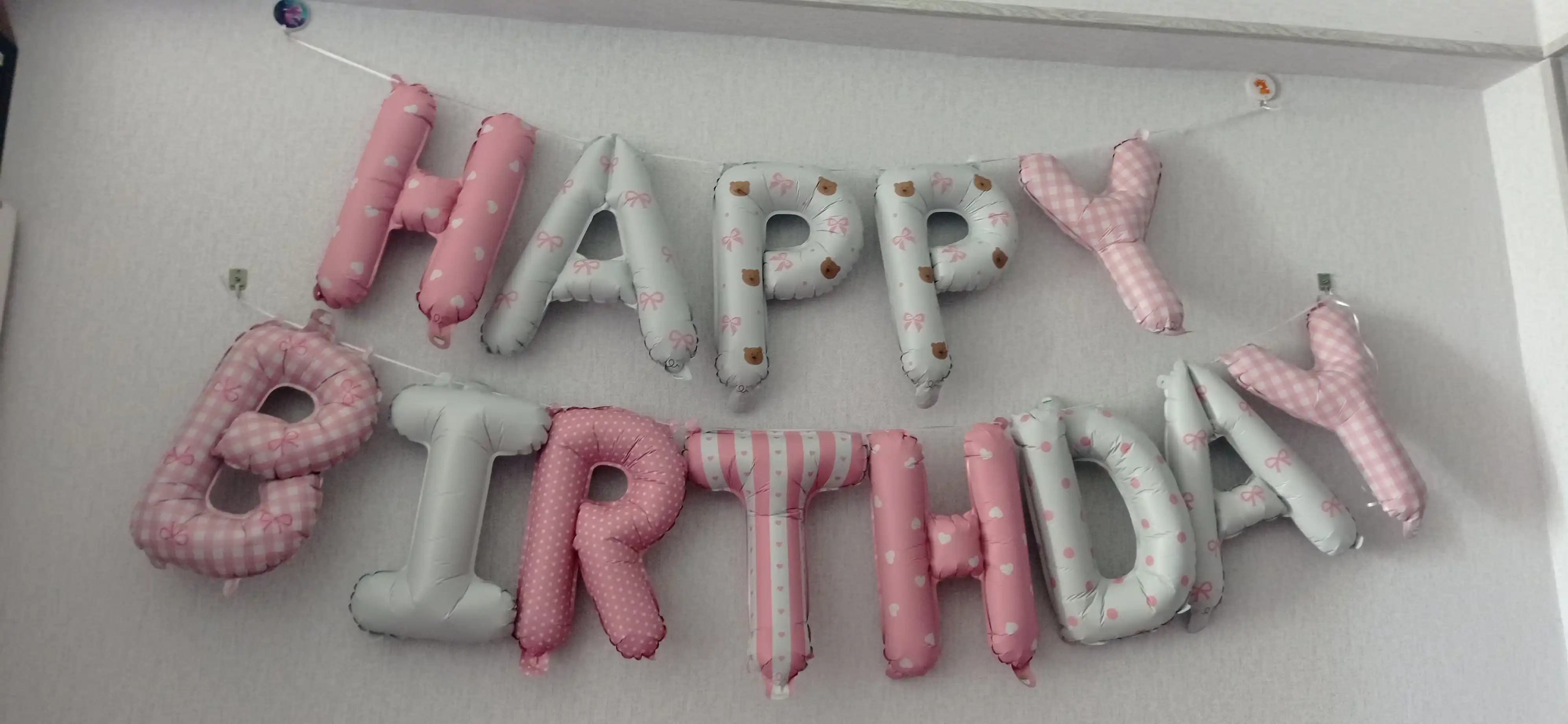 Tug‘ilgan kuningiz bilan, "Happy Birthday" harfli sharlar, fotozona uchun to‘plam