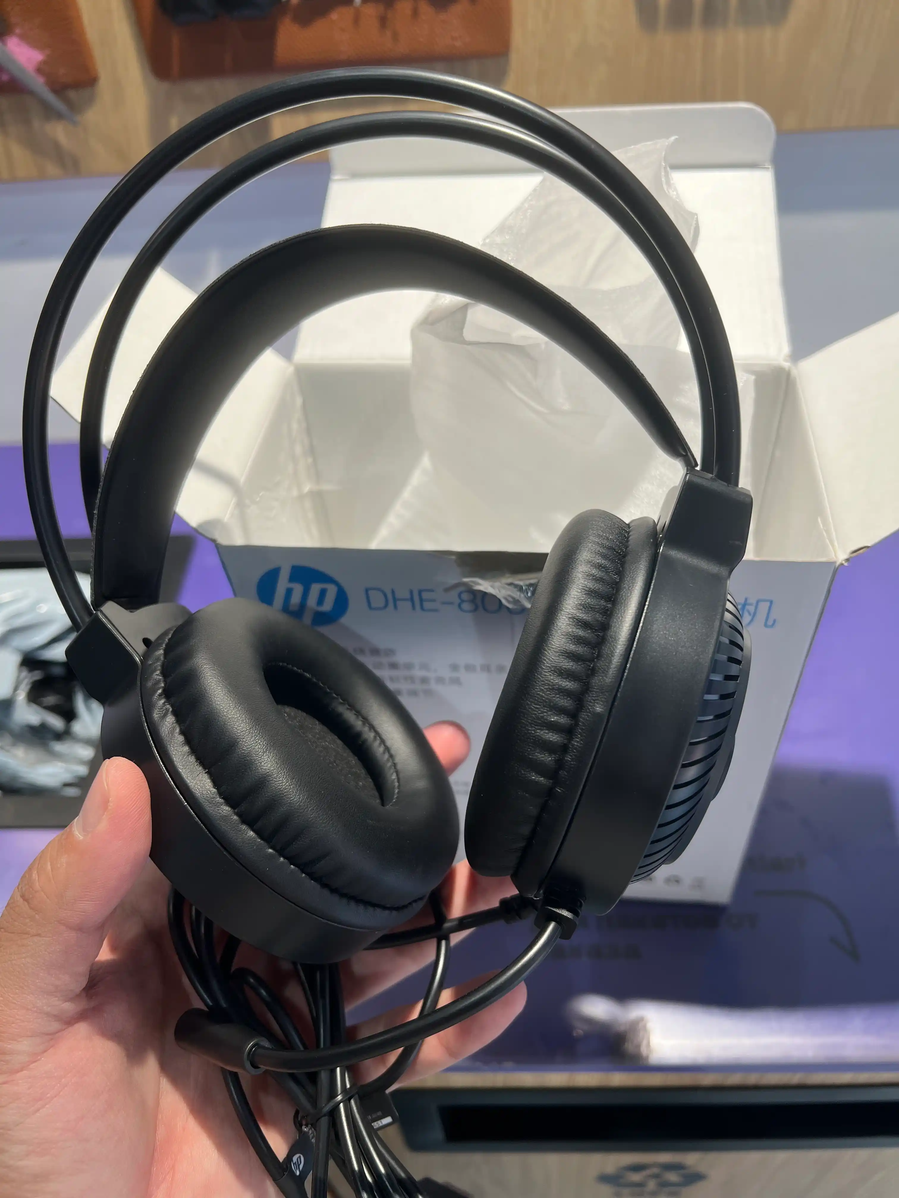 HP DHE-8001U USB mikrofonli o'yin quloqchini — Kompyuter va noutbuk uchun RGB