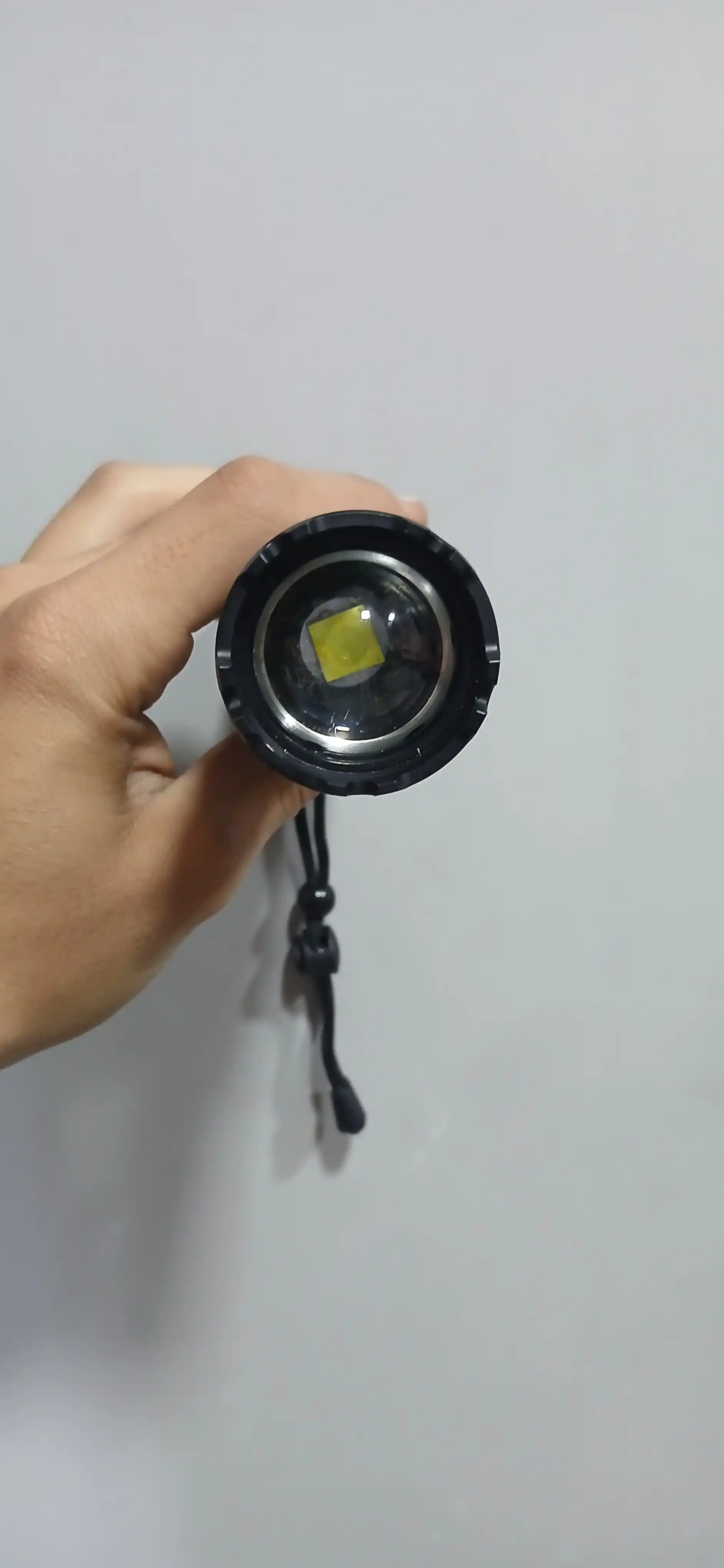 Qayta zaryadlanuvchi LED lazer chiroq