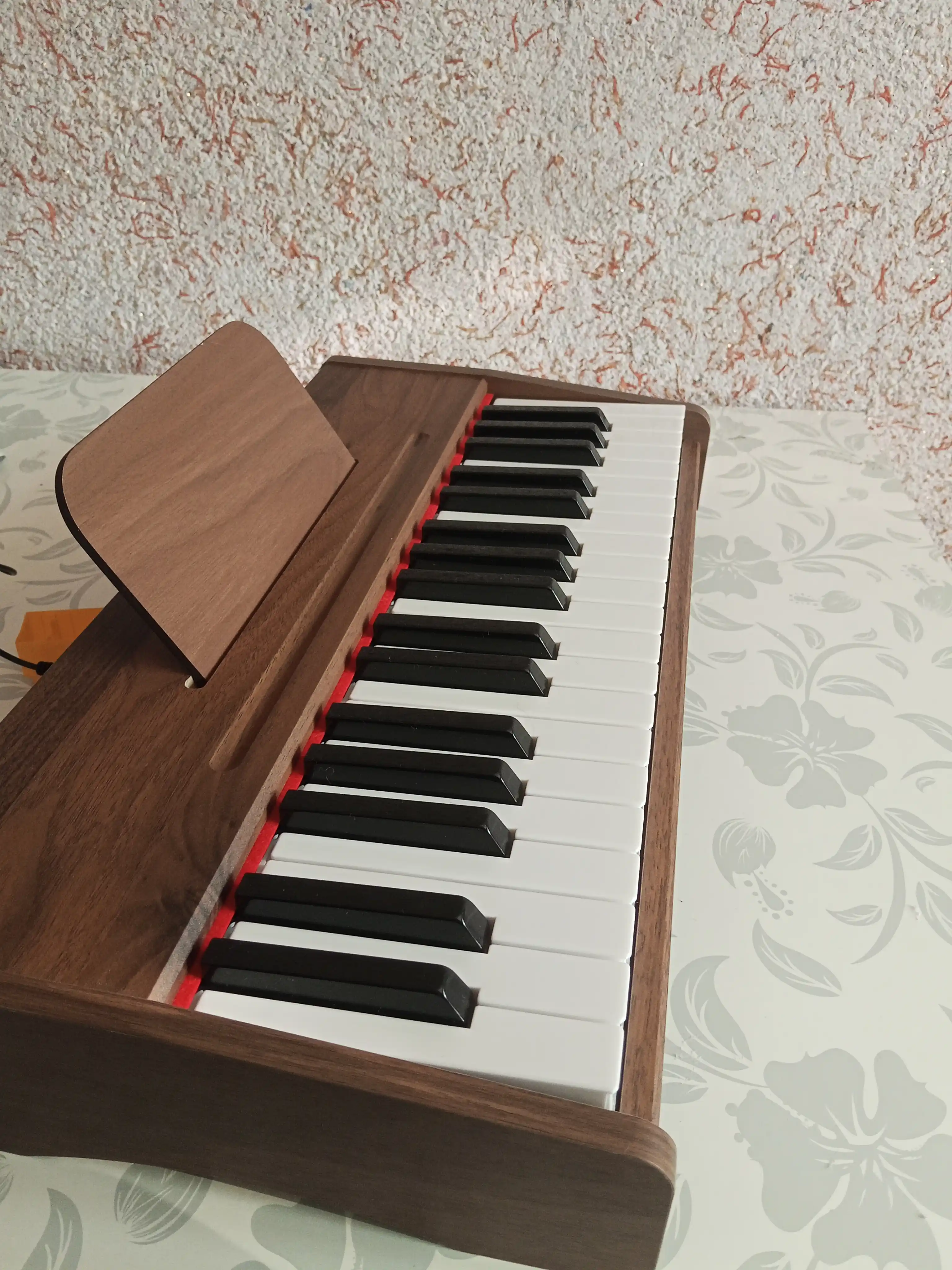 Bolalar uchun yog‘och pianino, rivojlantiruvchi o‘rgatuvchi musiqiy asbob