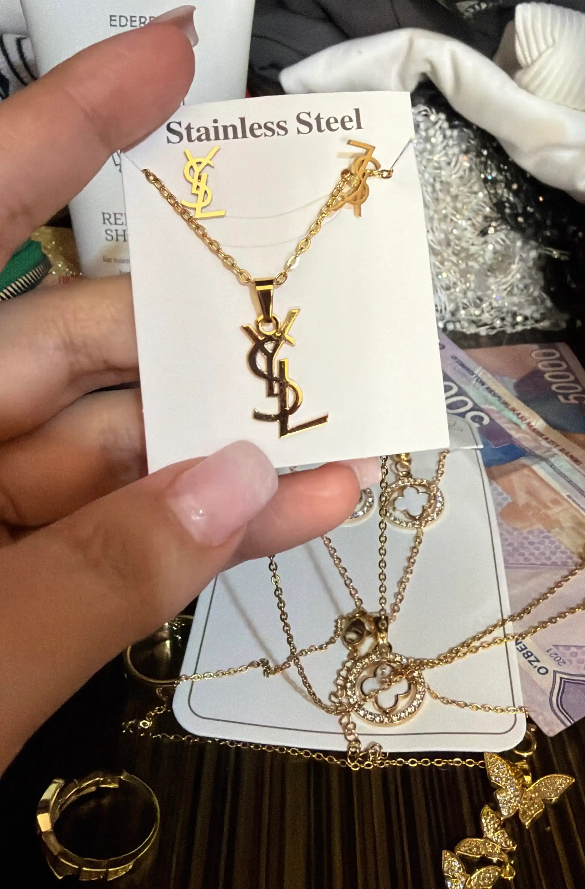 Комплект цепочка с кулоном, серьги YSL, клевер, золотой цвет, бижутерия