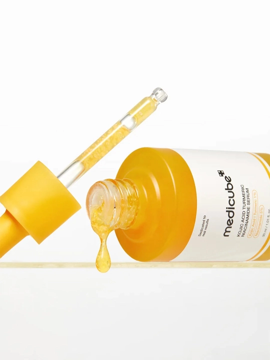 Medicube Kojic Acid Turmeric Niacinamide Serum Kapsulali tiniqlashtiruvchi zardob, 30 ml