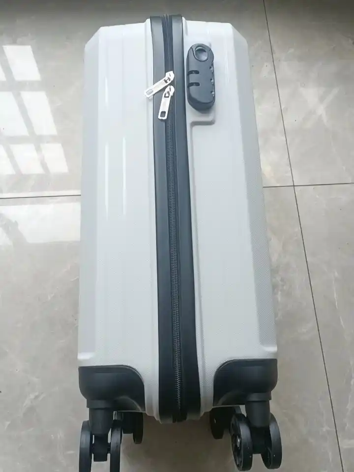 Sayohat chamodoni, 38 litr, ABS plastik, 360° g'ildirak, 55x34x24 sm