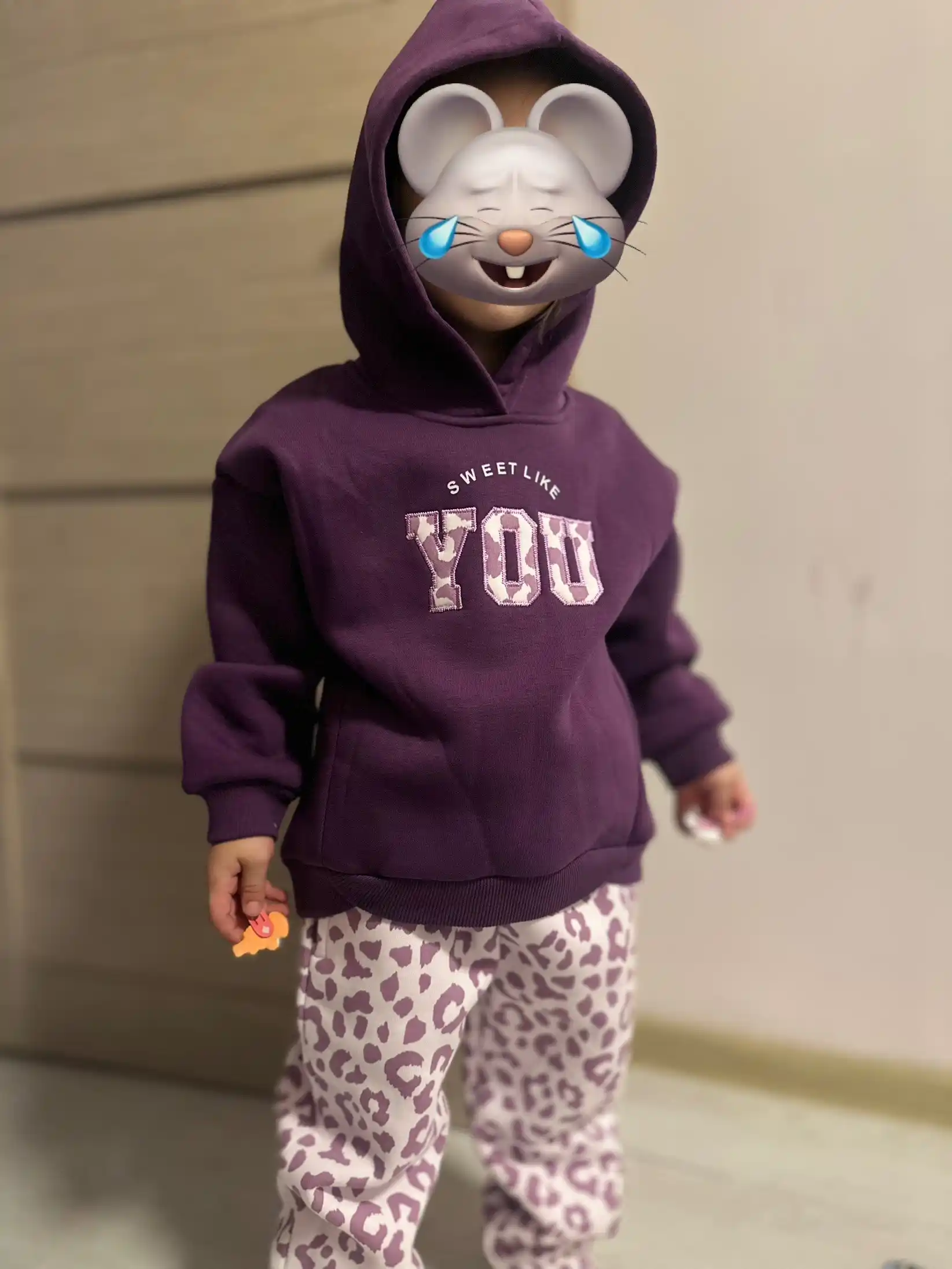 3-6 yoshli qizlar uchun 3 ipli futerdan tikilgan, taralgan kostyum, tolstovka va shim