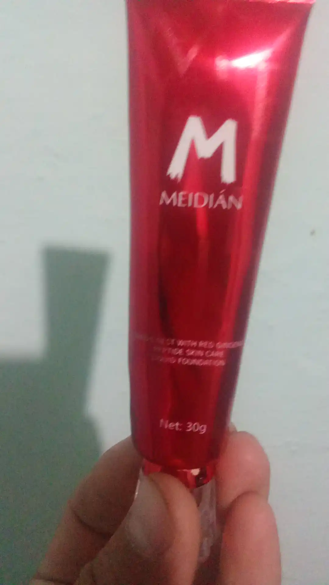 Yuz uchun MEIDIAN tusli kremi 30 gr, yengil tuzilishli, chidamli qoplamali va terini namlovchi