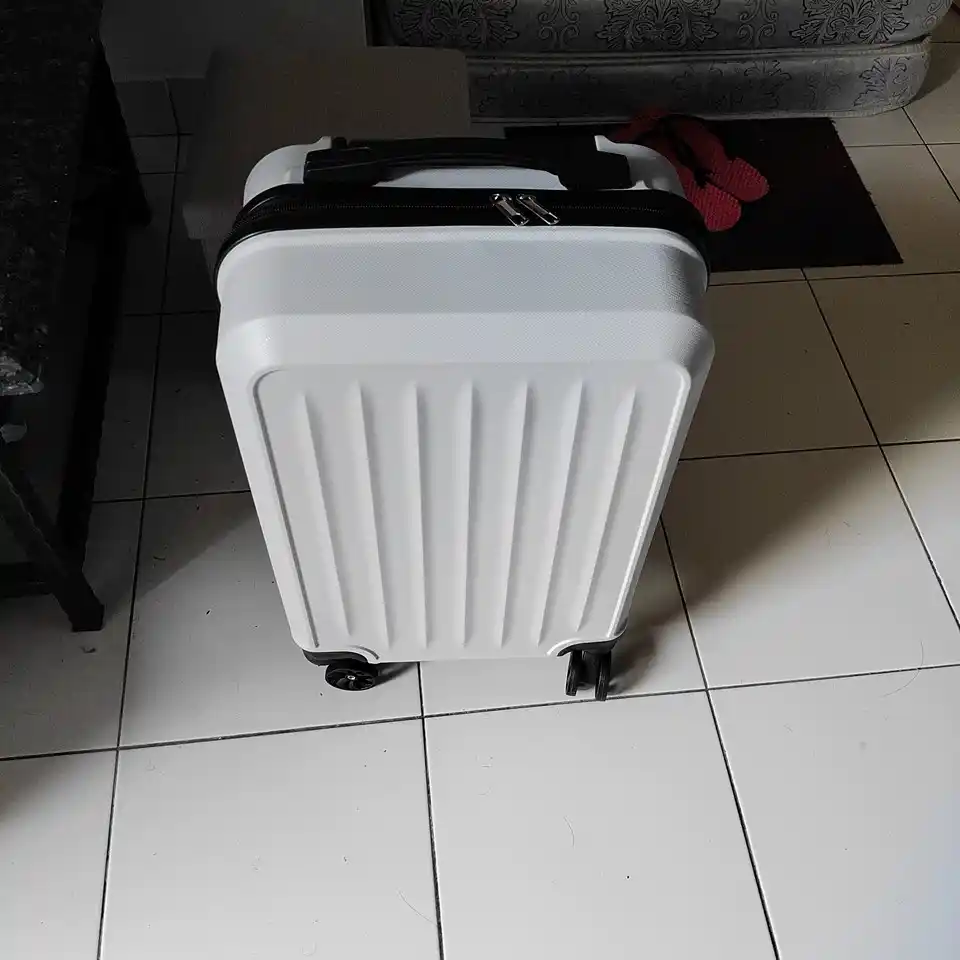 Sayohat chamodoni, 38 litr, ABS plastik, 360° g'ildirak, 55x34x24 sm