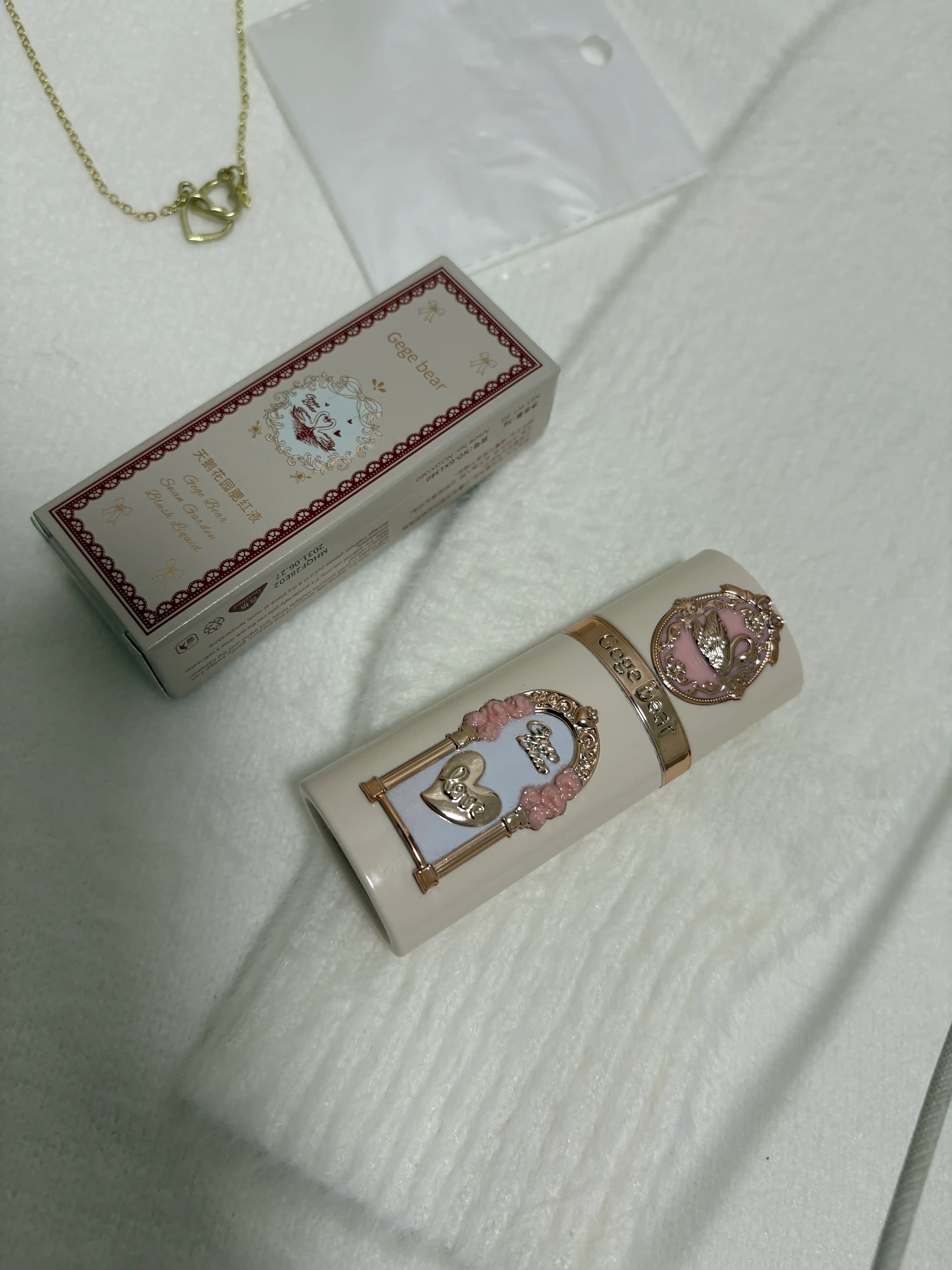 Жидкие кремовые румяна Gege Bear для лица и щёк, стойкий blush, нежный розовый оттенок