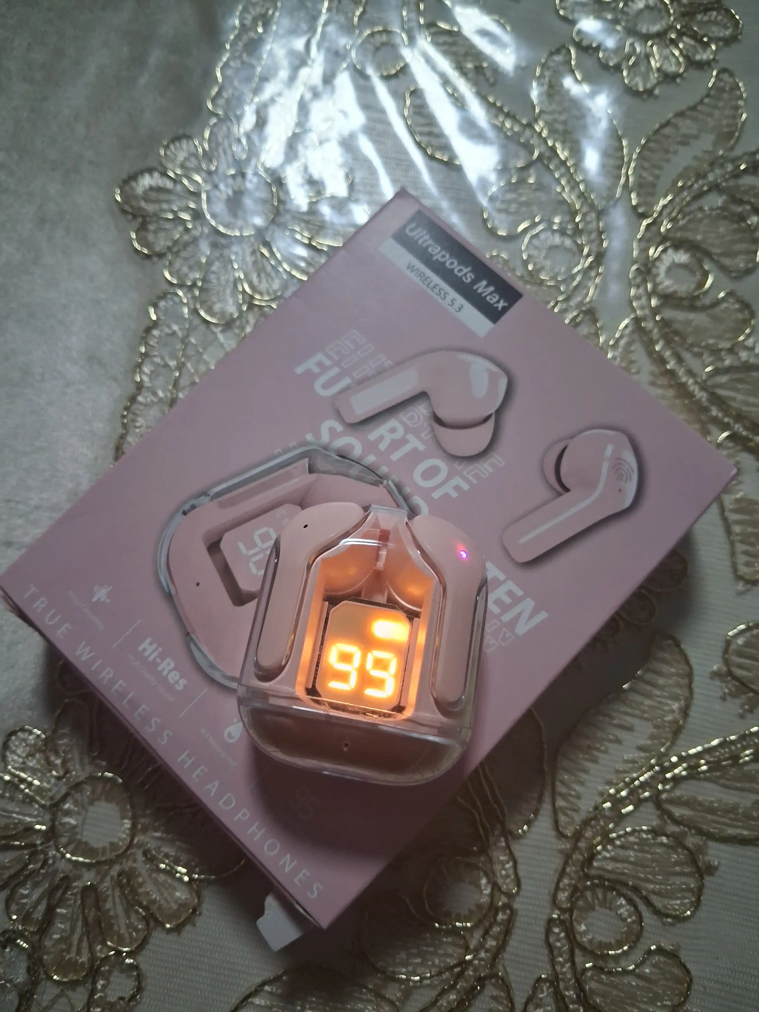 Simsiz quloqchilar, displeyli, mikrofonli va shovqinni kamaytiradi