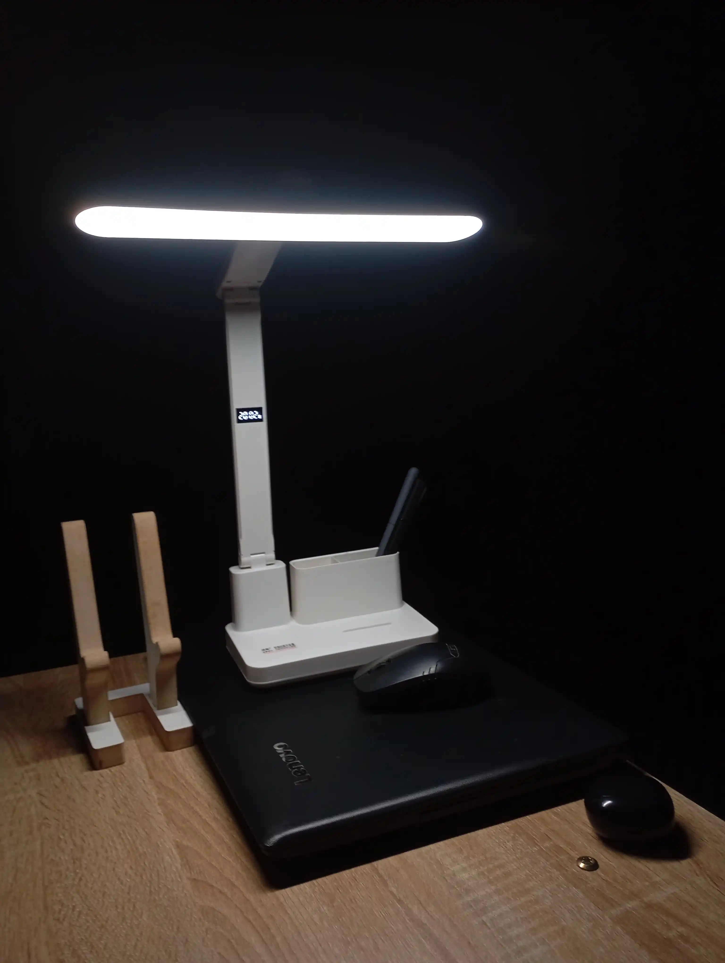 Smart LED lampa, yorqin nur va tashkilotchilik birgalikda