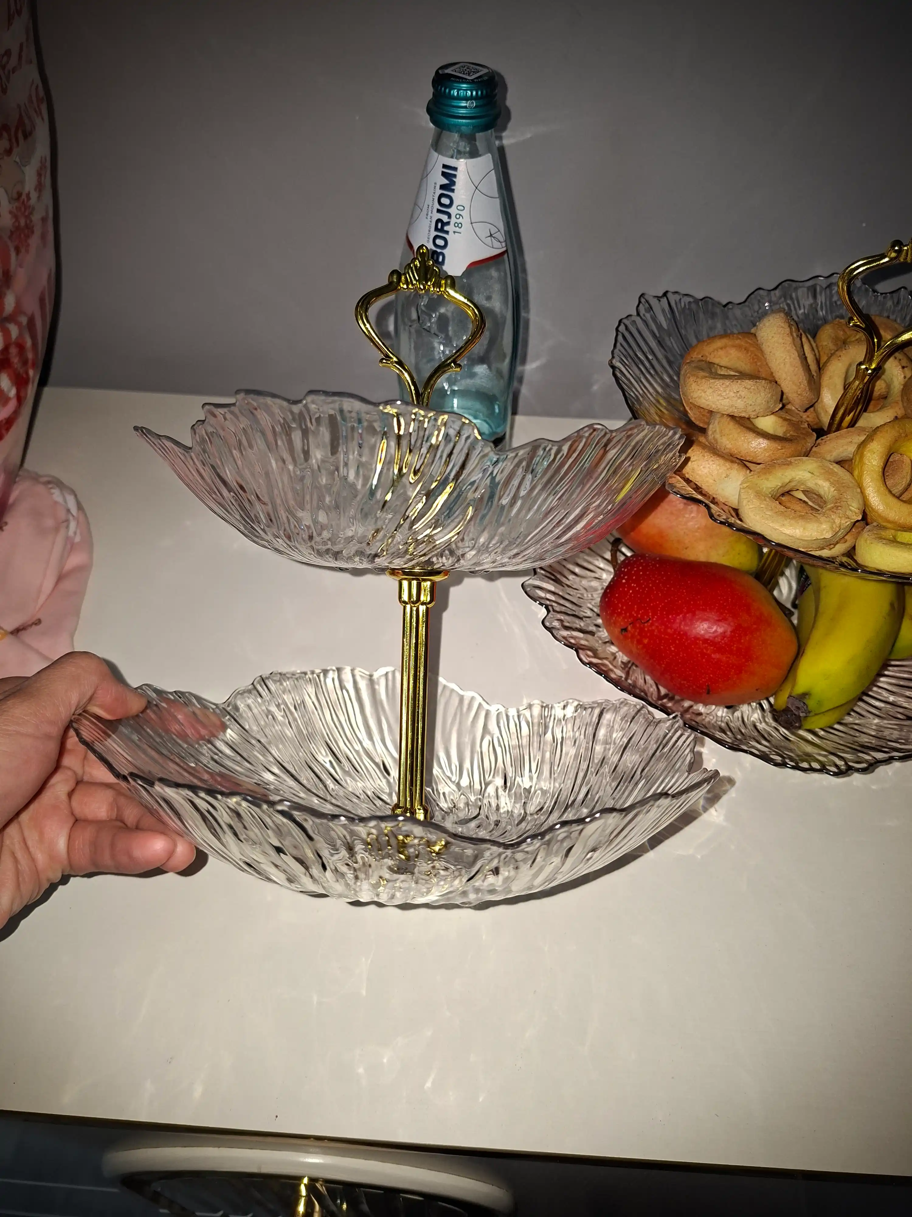 Akrildan tayyorlangan menajnitsa tagligi bilan – shirinlik va quruq mevalar uchun, patnis