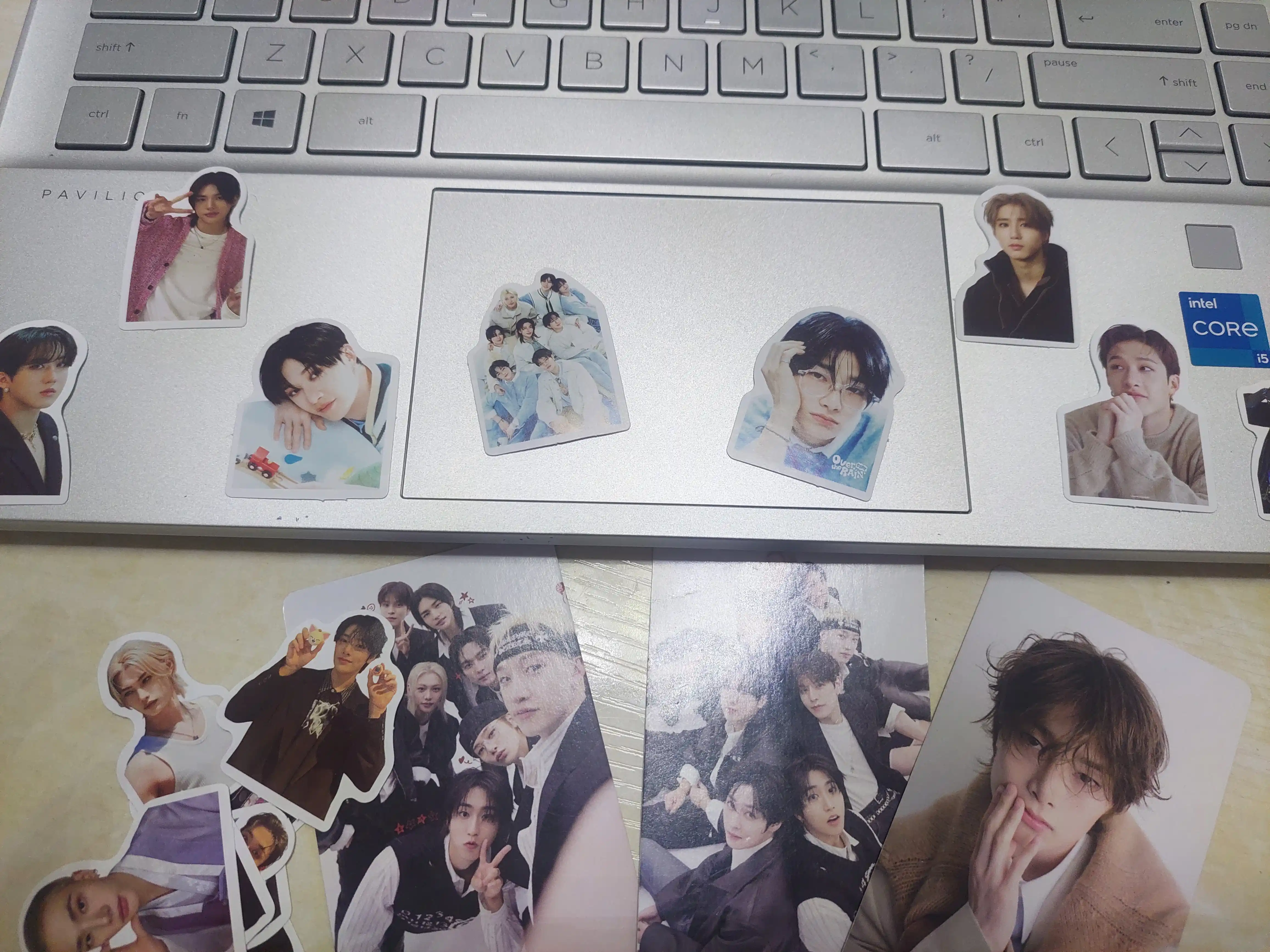 Stikerlar BTS, Stray Kids, Blackpink, Enhypen, Seventeen, nakleykalar K-pop. 50 dona