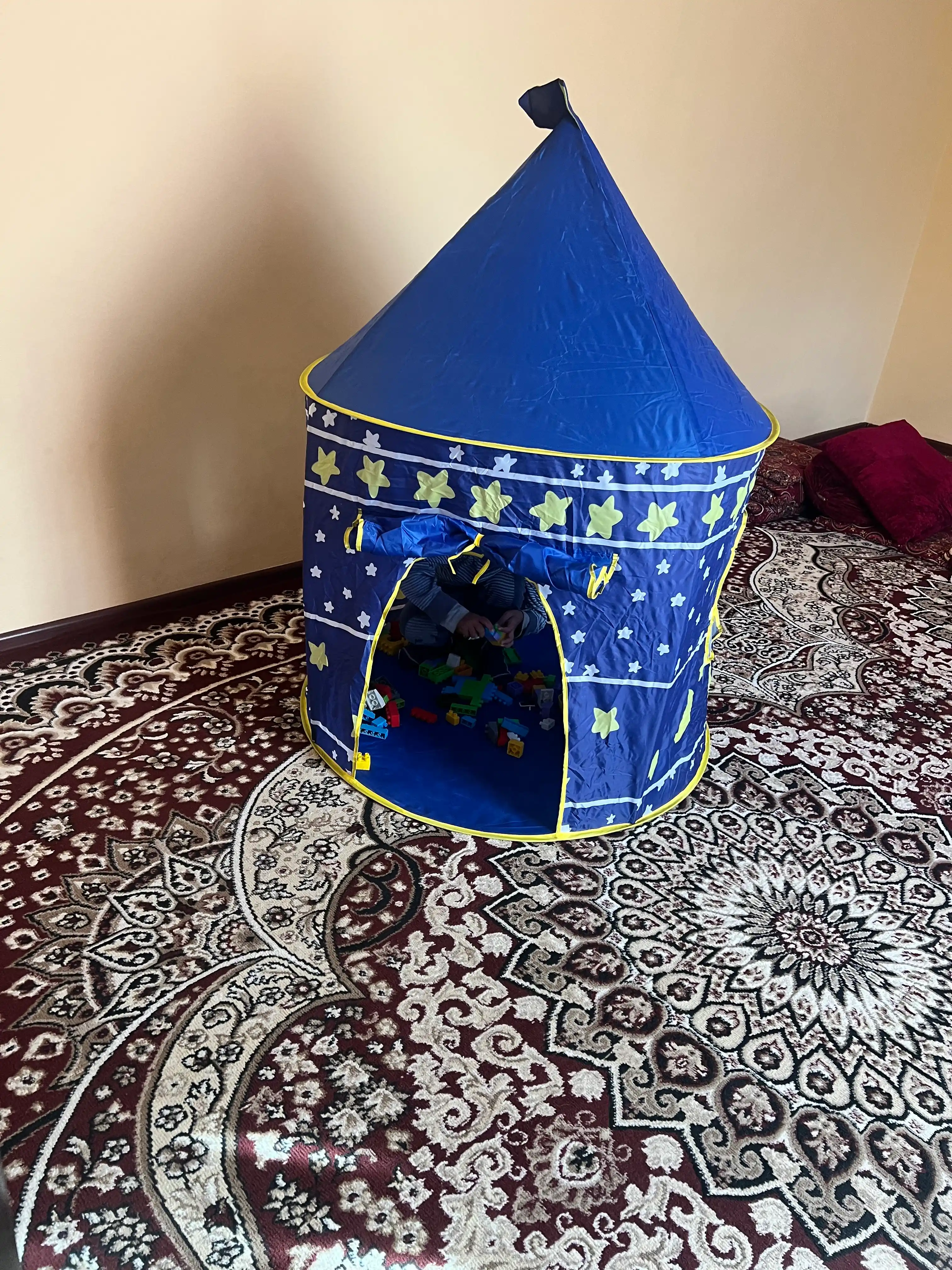 Bolalar o'yin chodiri, bolalar va o'yinchoq uyi, ichki va tashqi makon o'yinchoq palatka