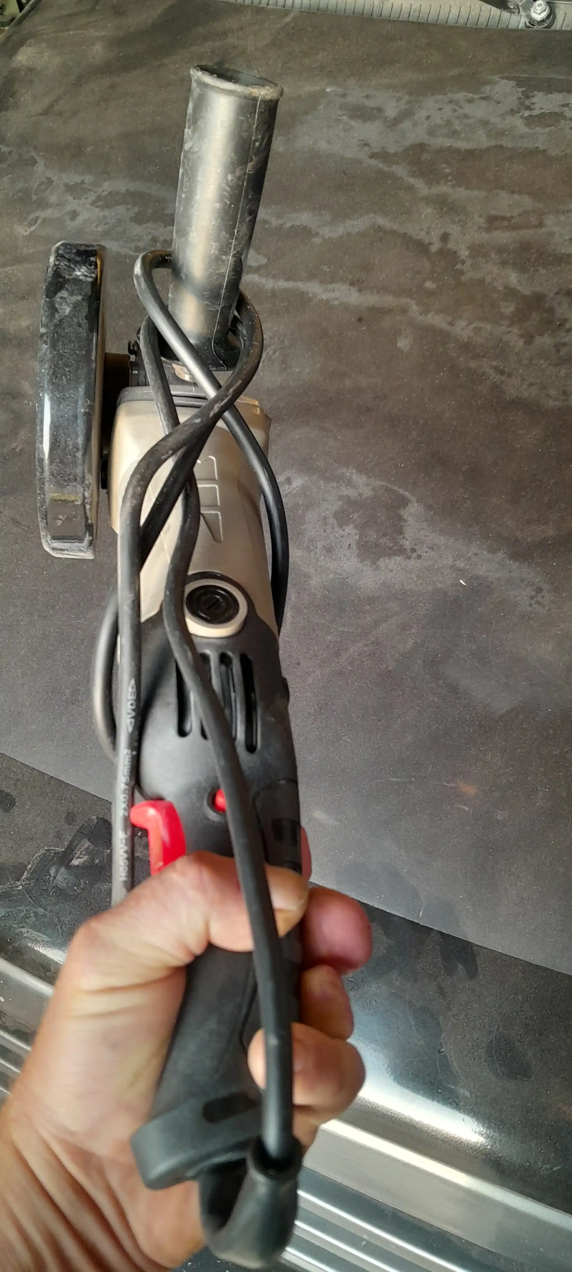Bolgarka 125mm, 6 tezlikli elektr burchak silliqlash mashinasi, kesish va silliqlash uchun