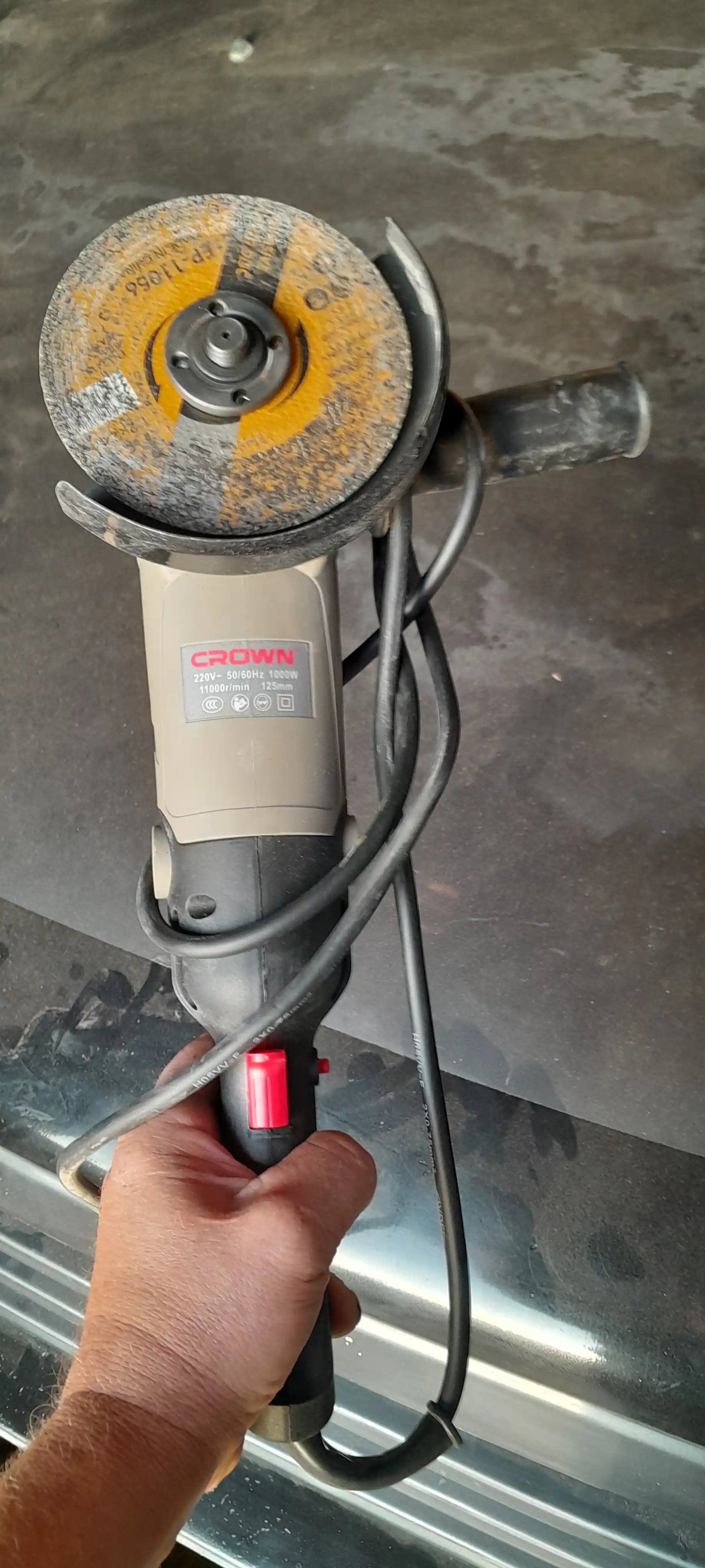 Bolgarka 125mm, 6 tezlikli elektr burchak silliqlash mashinasi, kesish va silliqlash uchun