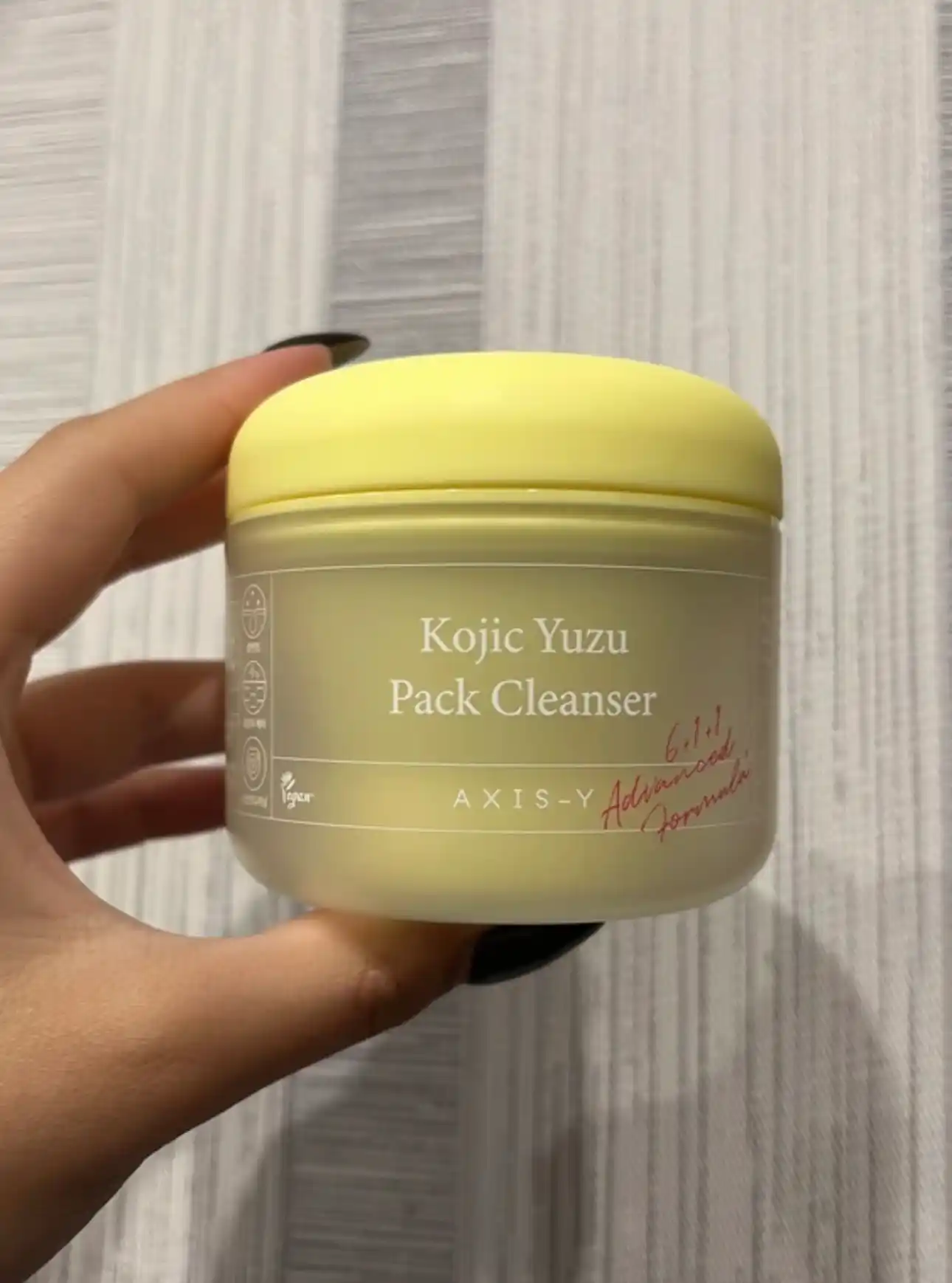 Yuz yuvish maska-penka AXIS-Y Kojic Yuzu Cleanser 3 in 1, oqartiruvchi,qora nuqtaga qarshi