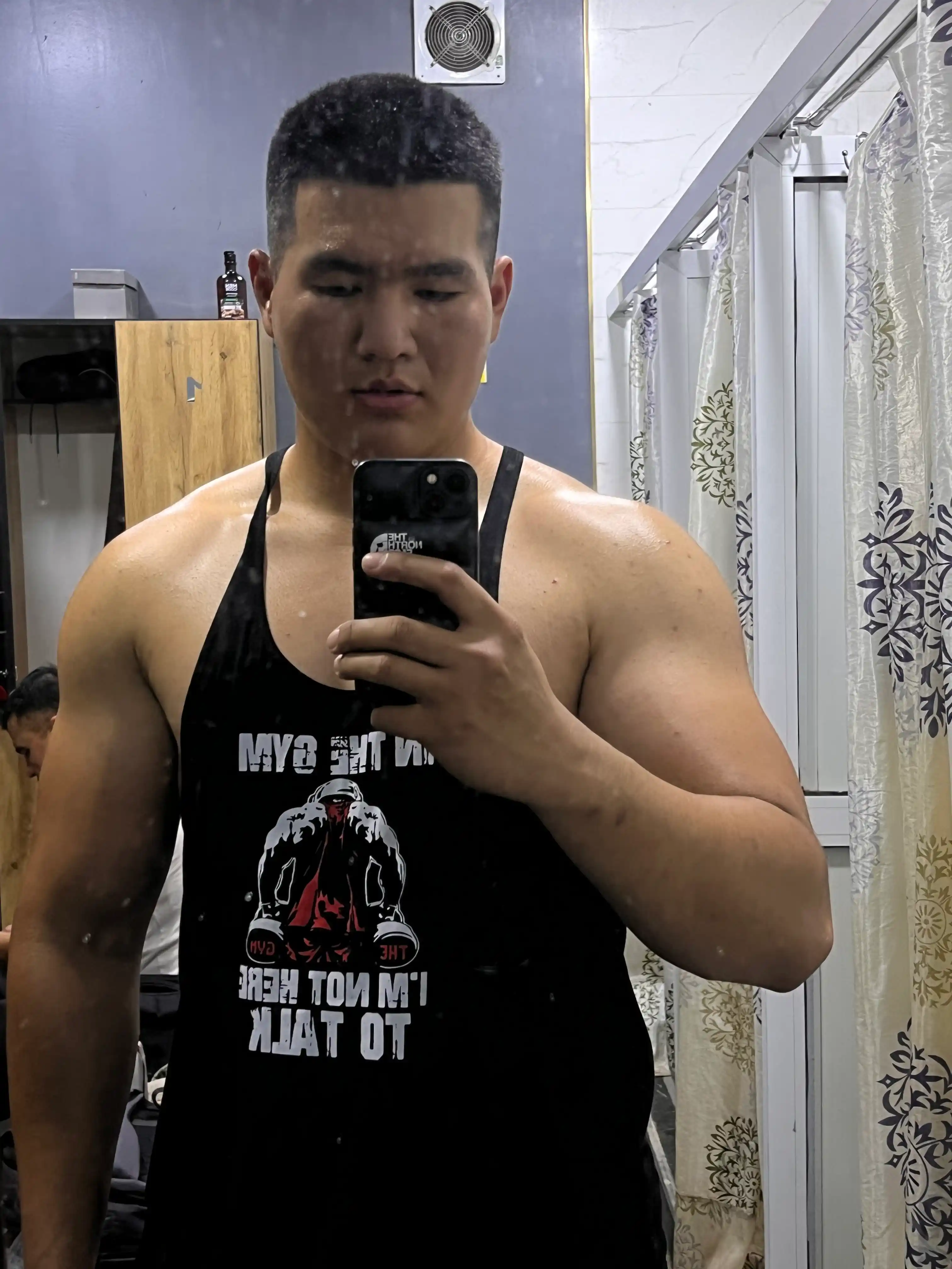 GYM Erkaklar uchun mayka, sport mayka, formani ochib ko'rsatuvchi, mativatsiya uchun