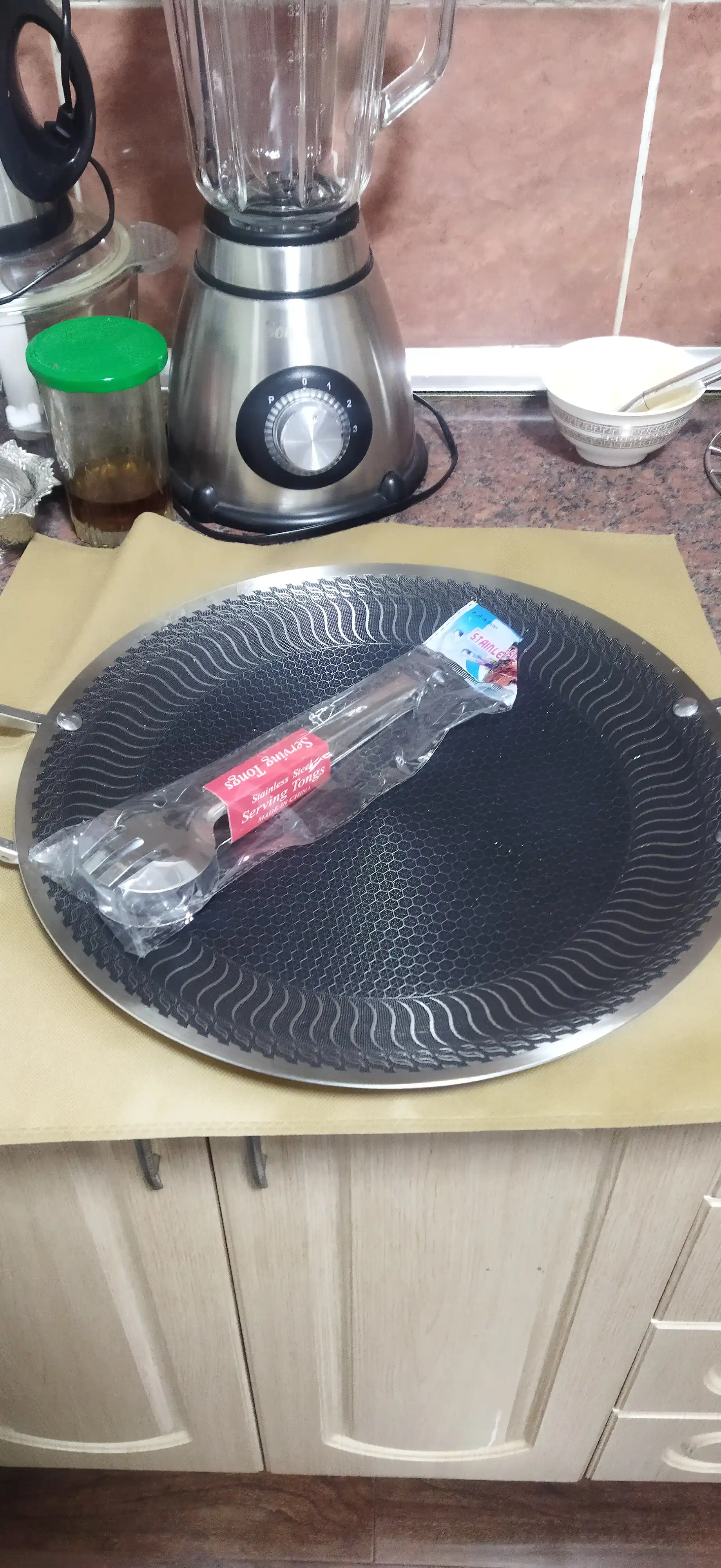 Saj qovurish va barbekyu uchun tova, yopishmaydigan qoplamali