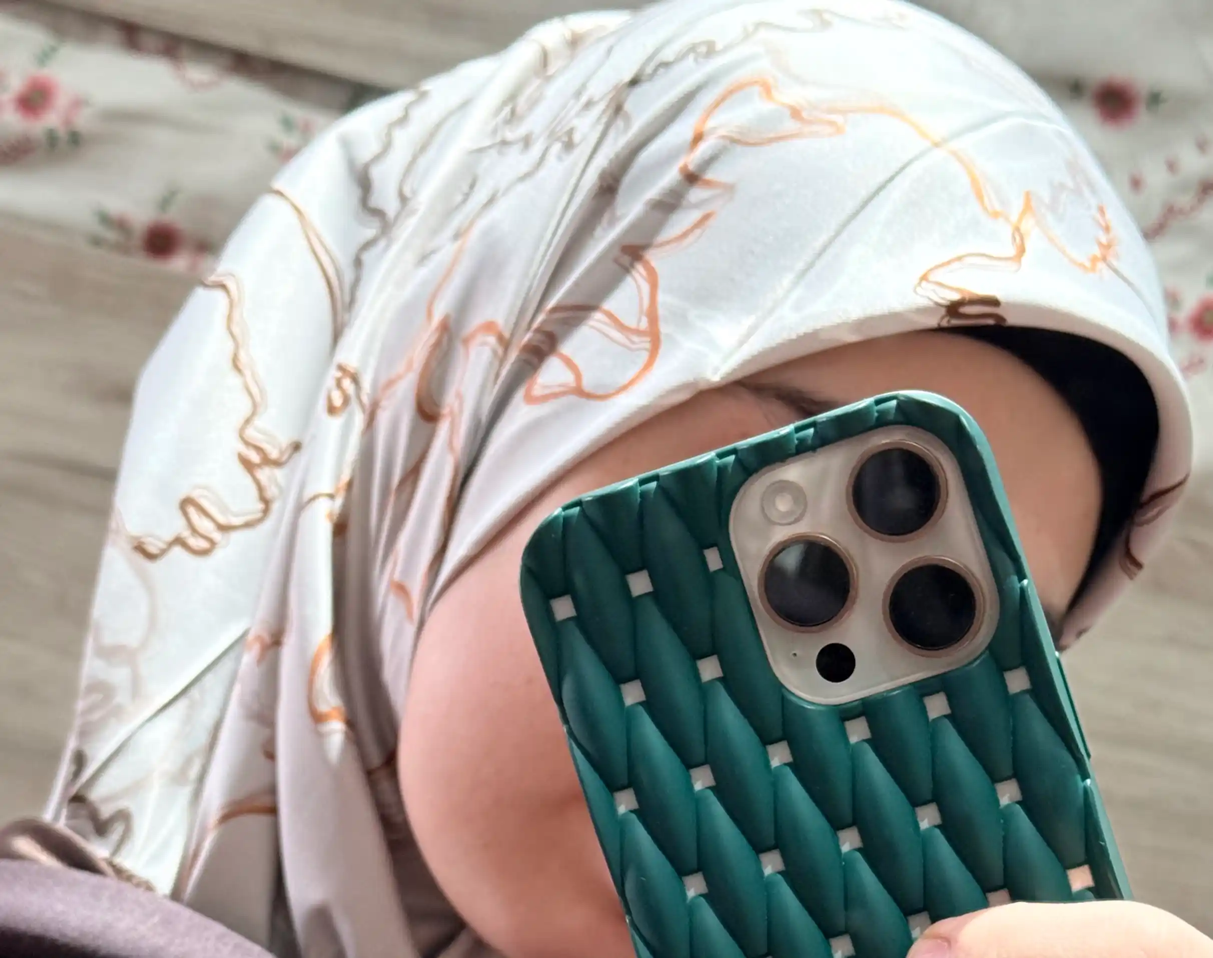 Ro‘mol va sharflar, ayollar hijoblari, ipak
