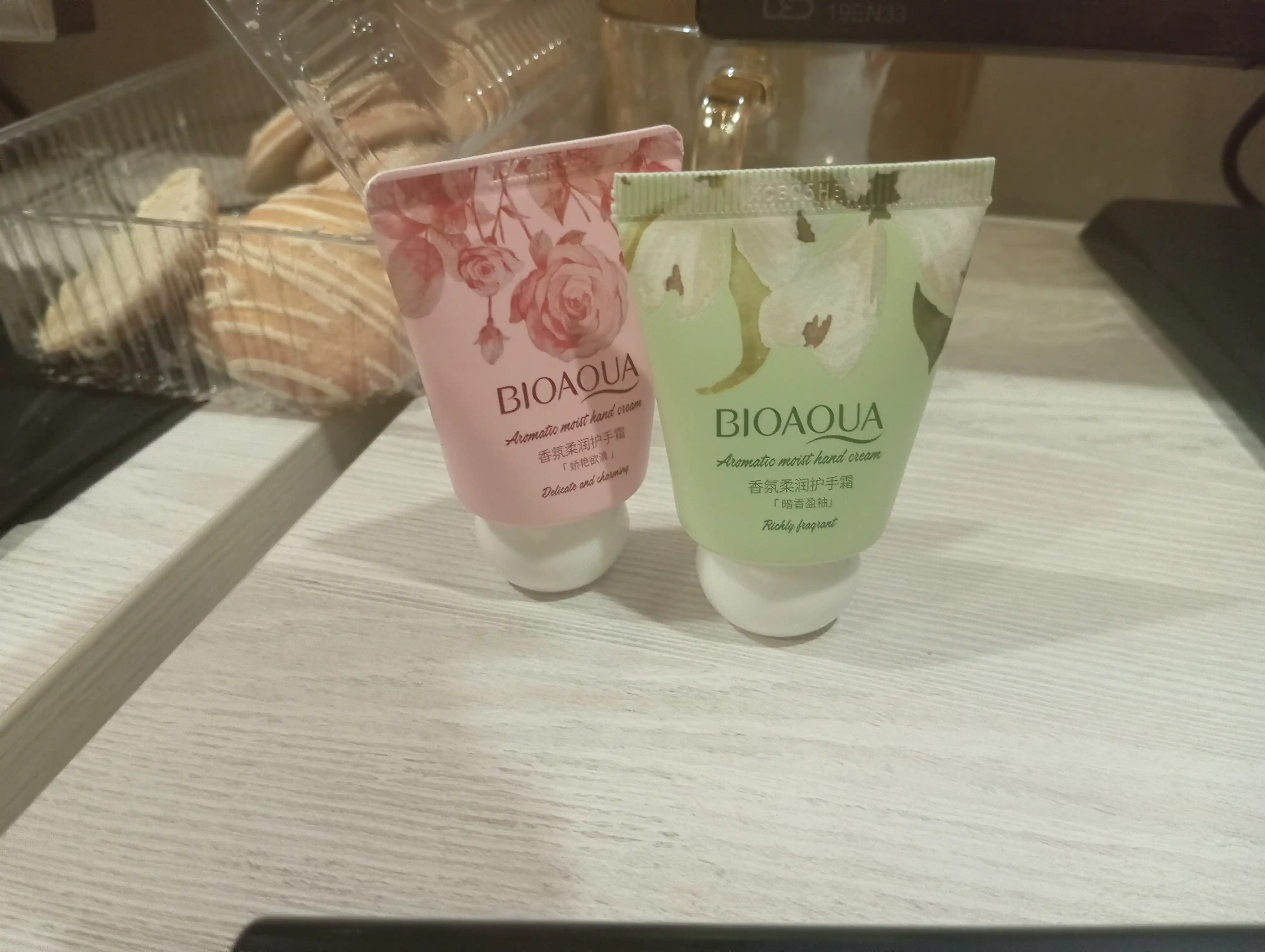 Bioaqua qo'l uchun kremi, namlovchi va oziqlantiruvchi
