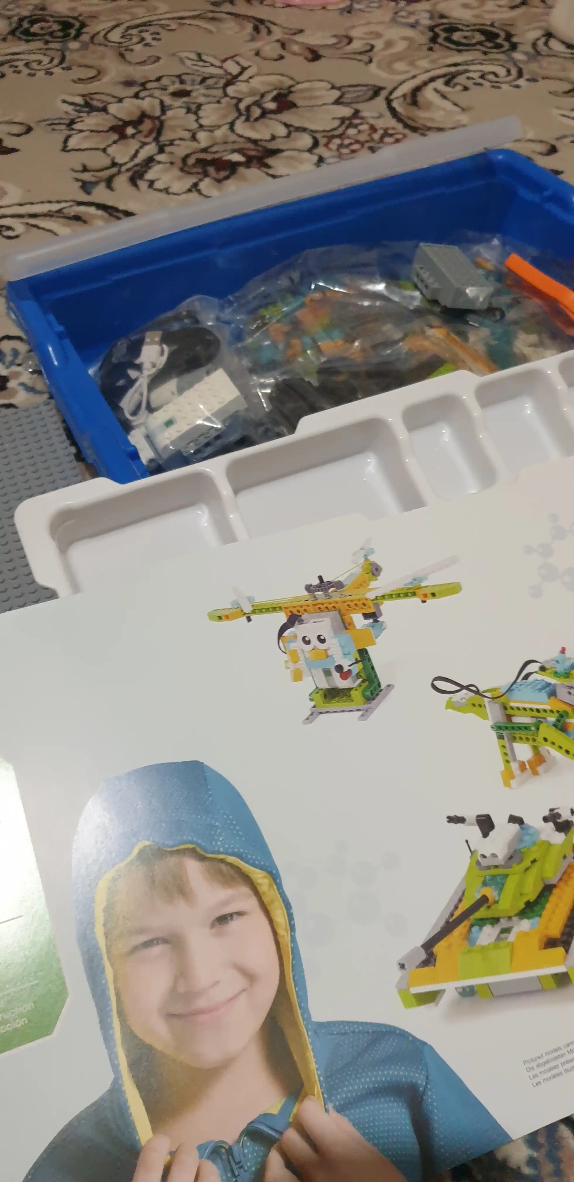 LEGO WeDo 2.0 robototexnika konstruktori, 280+ detal, 2 motor, akkumulyatorli Smart HUB