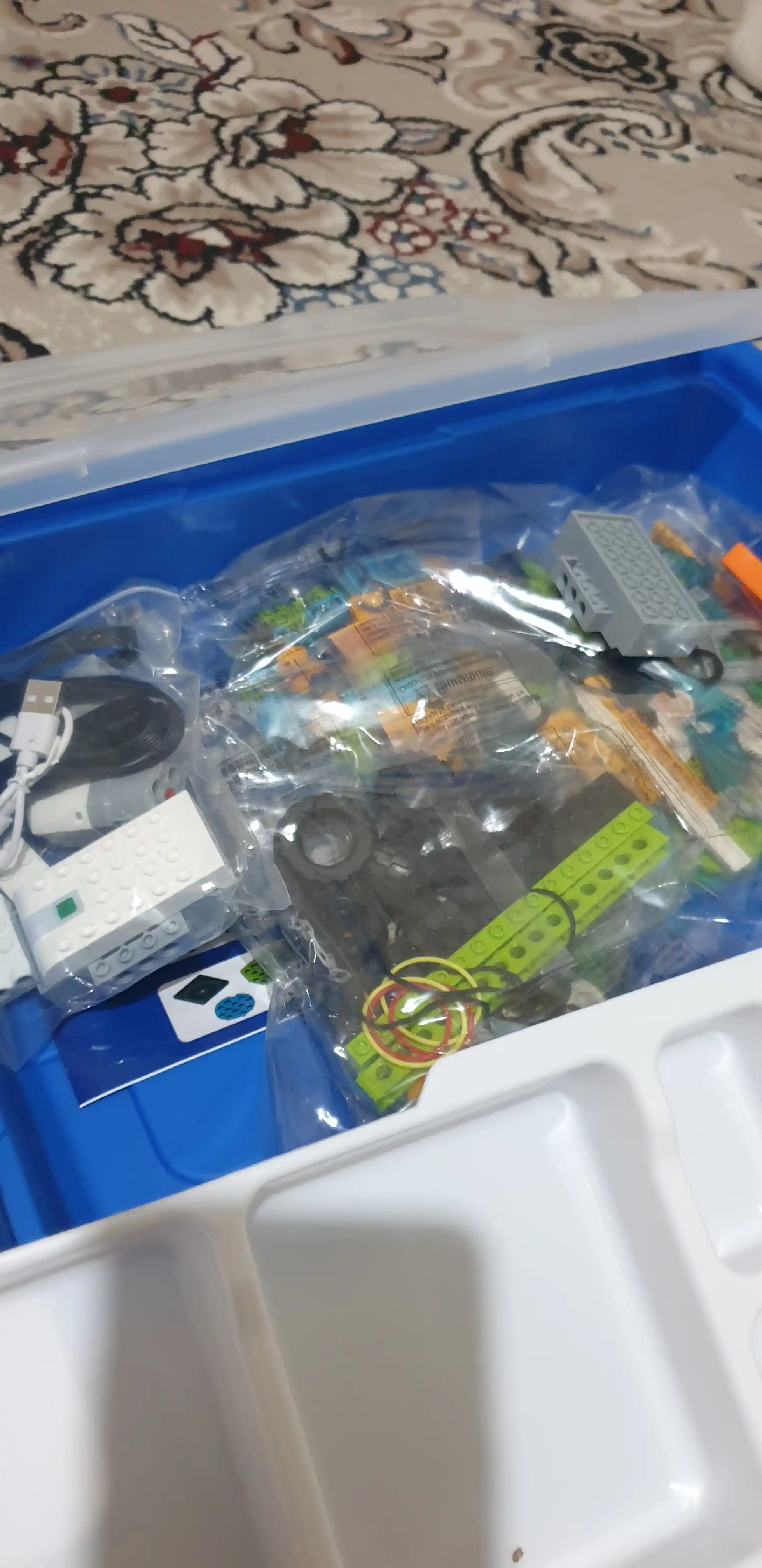 LEGO WeDo 2.0 robototexnika konstruktori, 280+ detal, 2 motor, akkumulyatorli Smart HUB