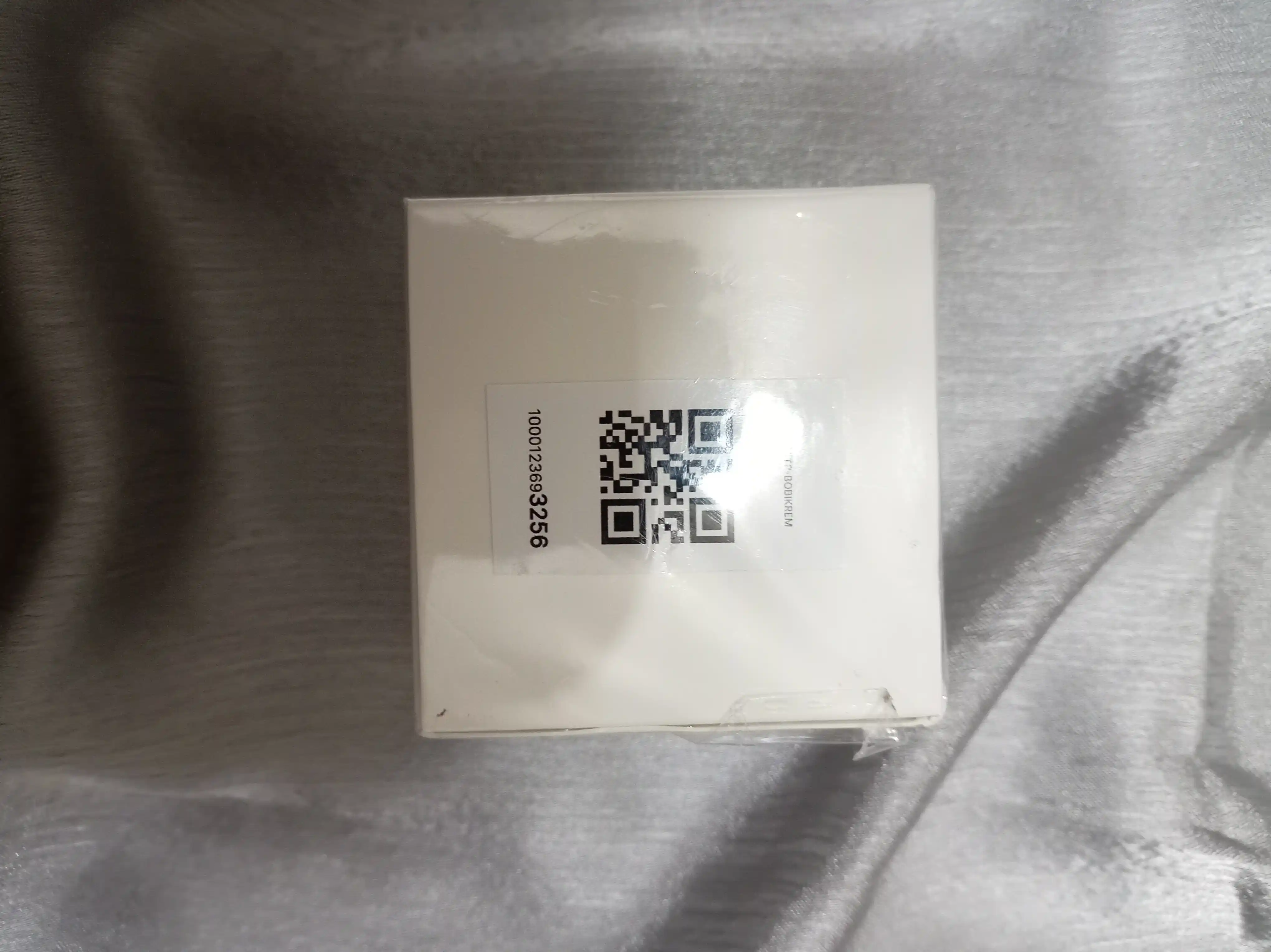 Yuz makiyaji uchun namlantiruvchi krem-asos, 50 ml
