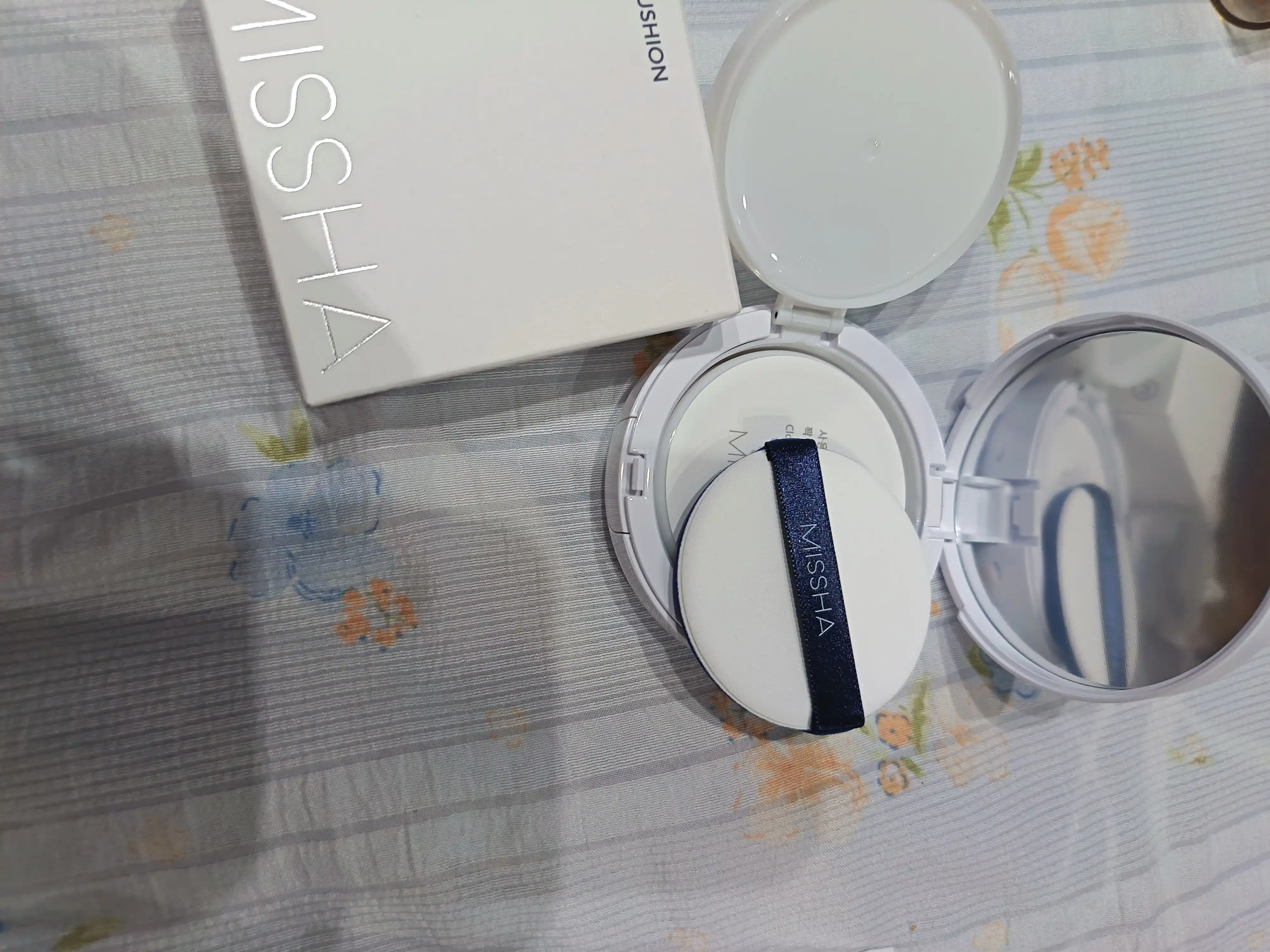 Namlovchi tonal yostiqcha Missha Magic Cushion Moist Up SPF50+ PA+++