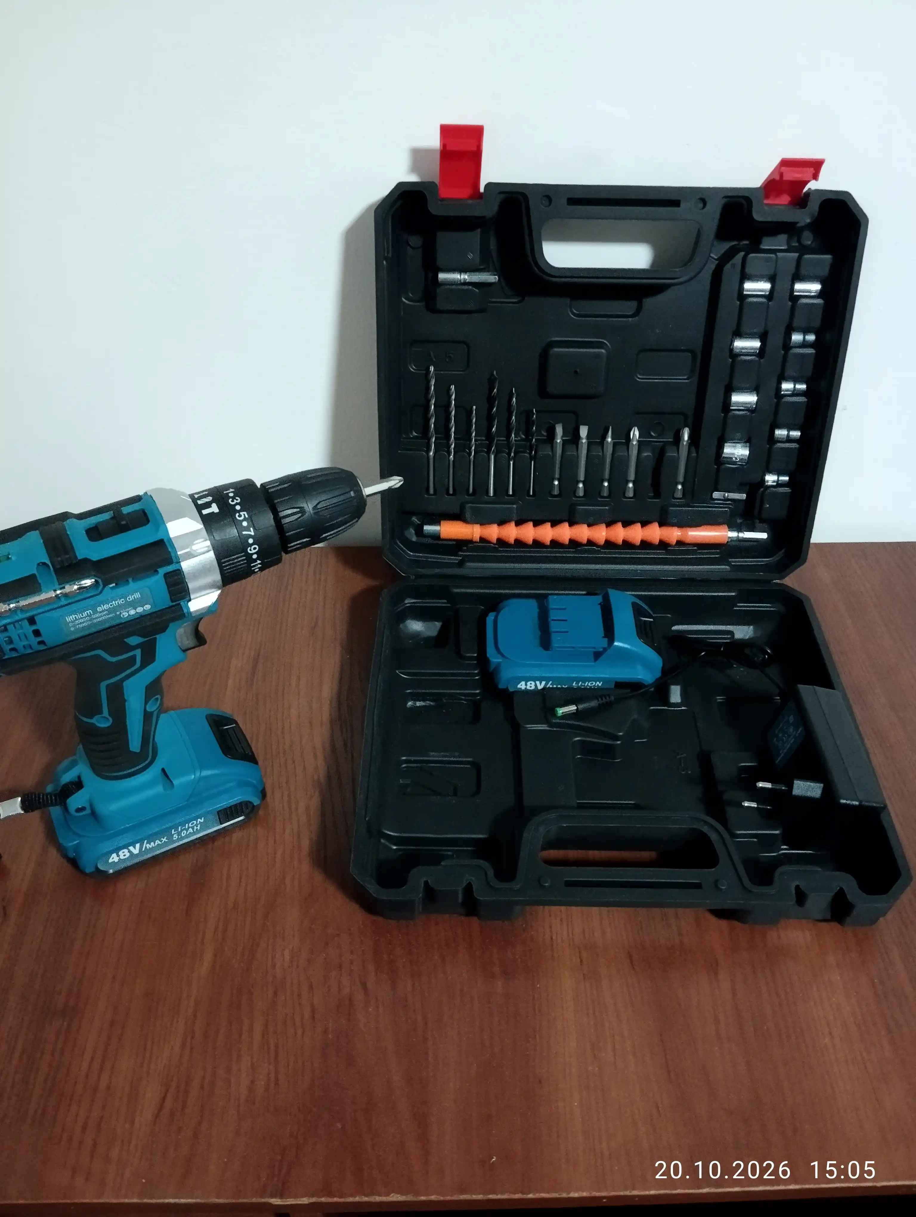 Makita Akkumulyatorli Drel-Shurupovyort, 12V, 24 va 54 Predmetli To‘plam, 2 Akkumulyatorli