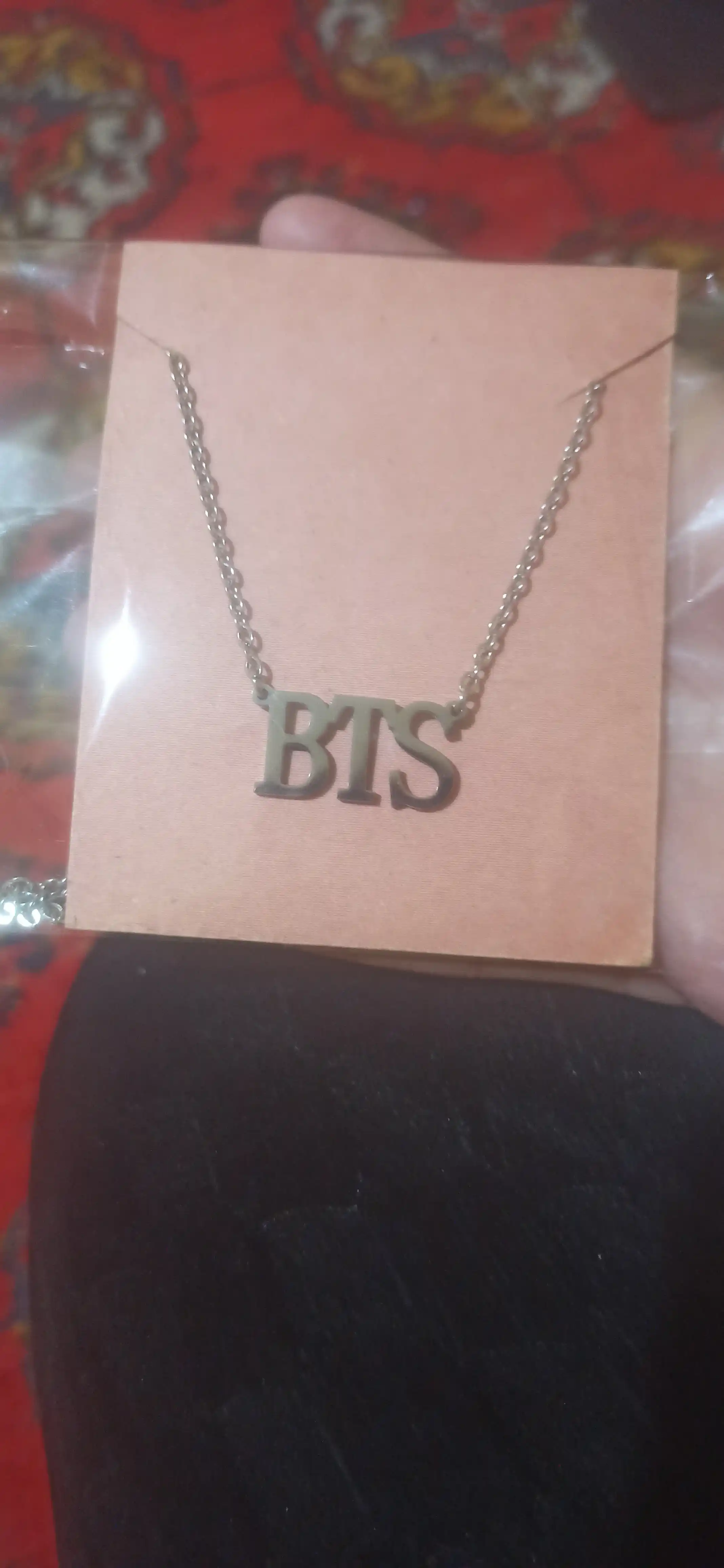 Цепочки с именами BTS и участников