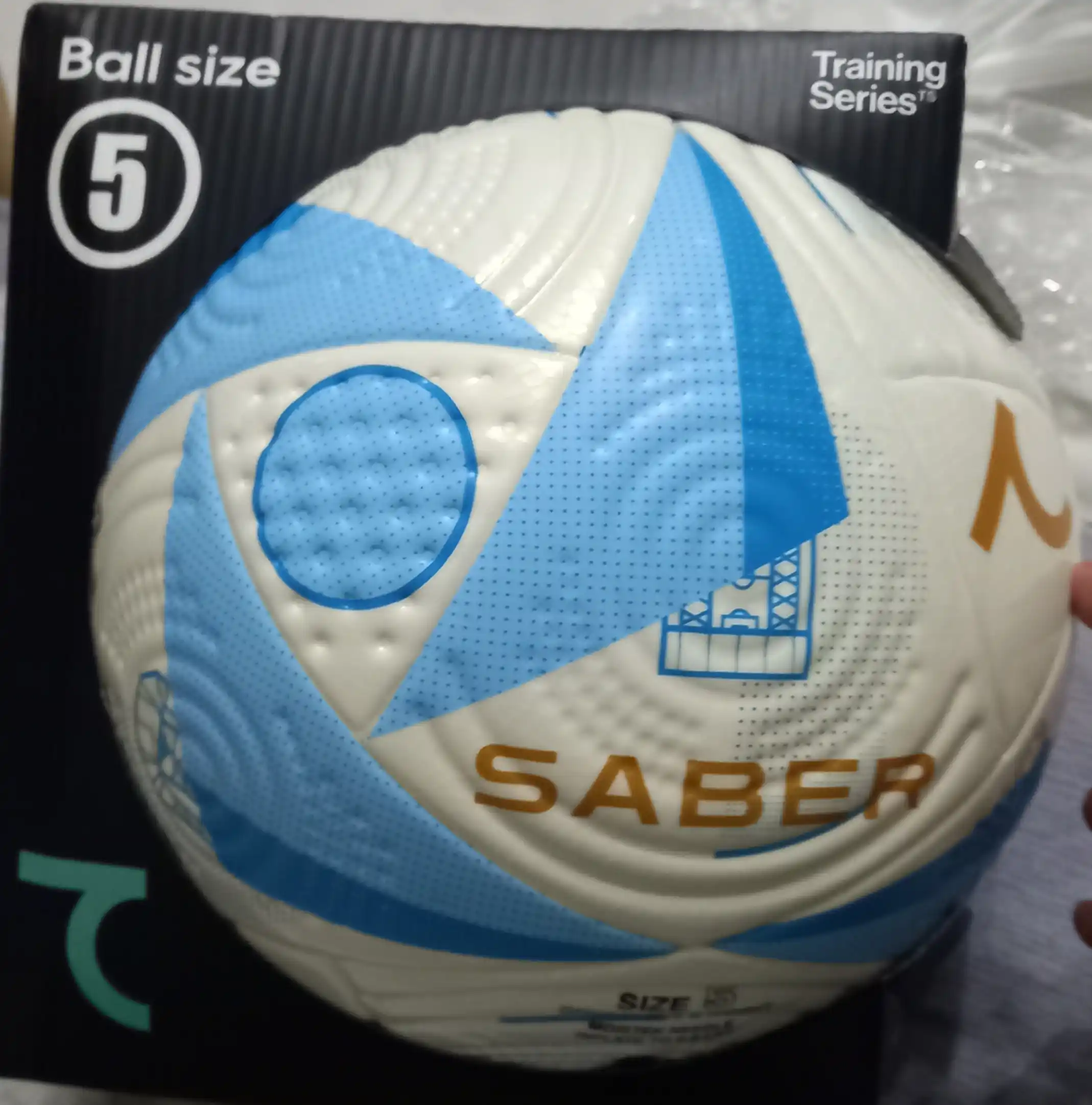 7SABER futbol va futzal to‘pi, 4 va 5-o‘lcham, sovg‘a qutisidagi sport to‘pi