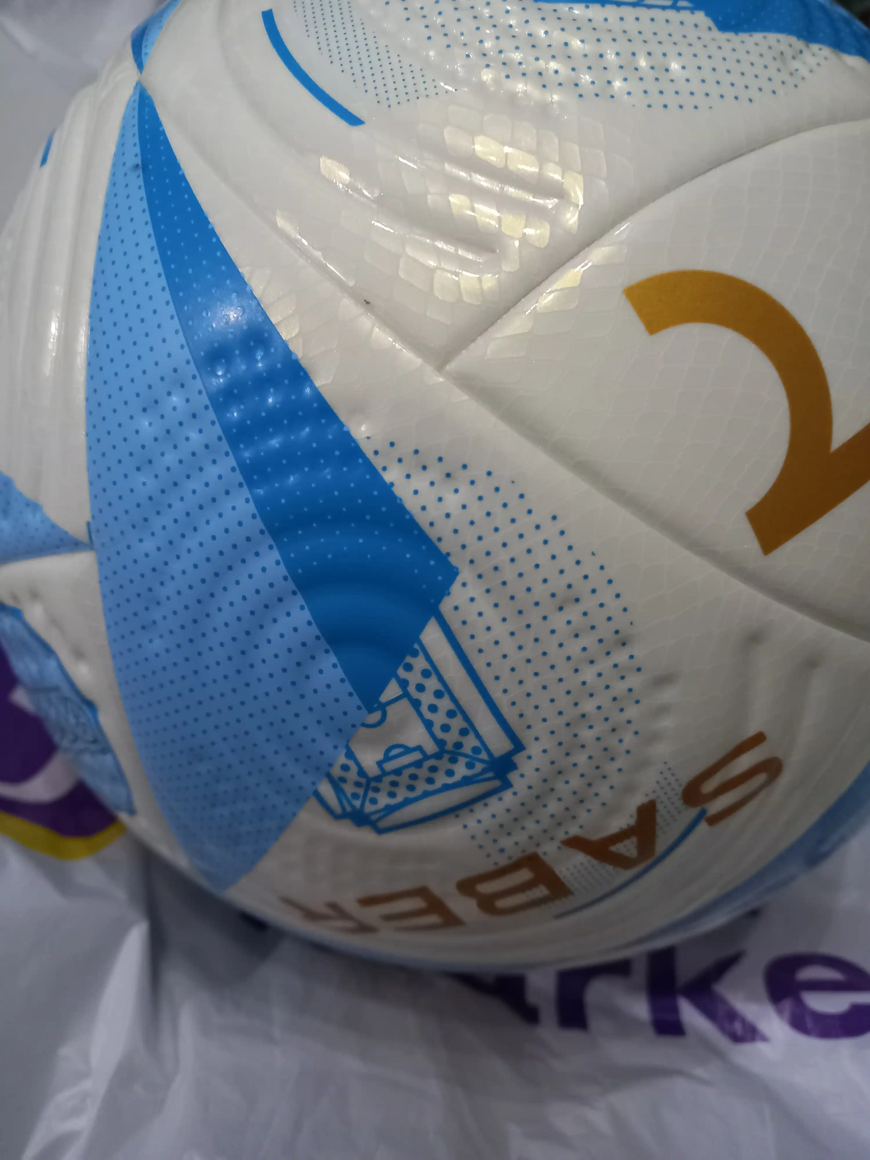 7SABER futbol va futzal to‘pi, 4 va 5-o‘lcham, sovg‘a qutisidagi sport to‘pi