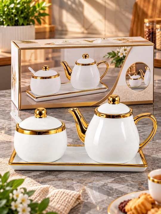 Чайный сервиз с золотым декором — белый чайник и сахарница