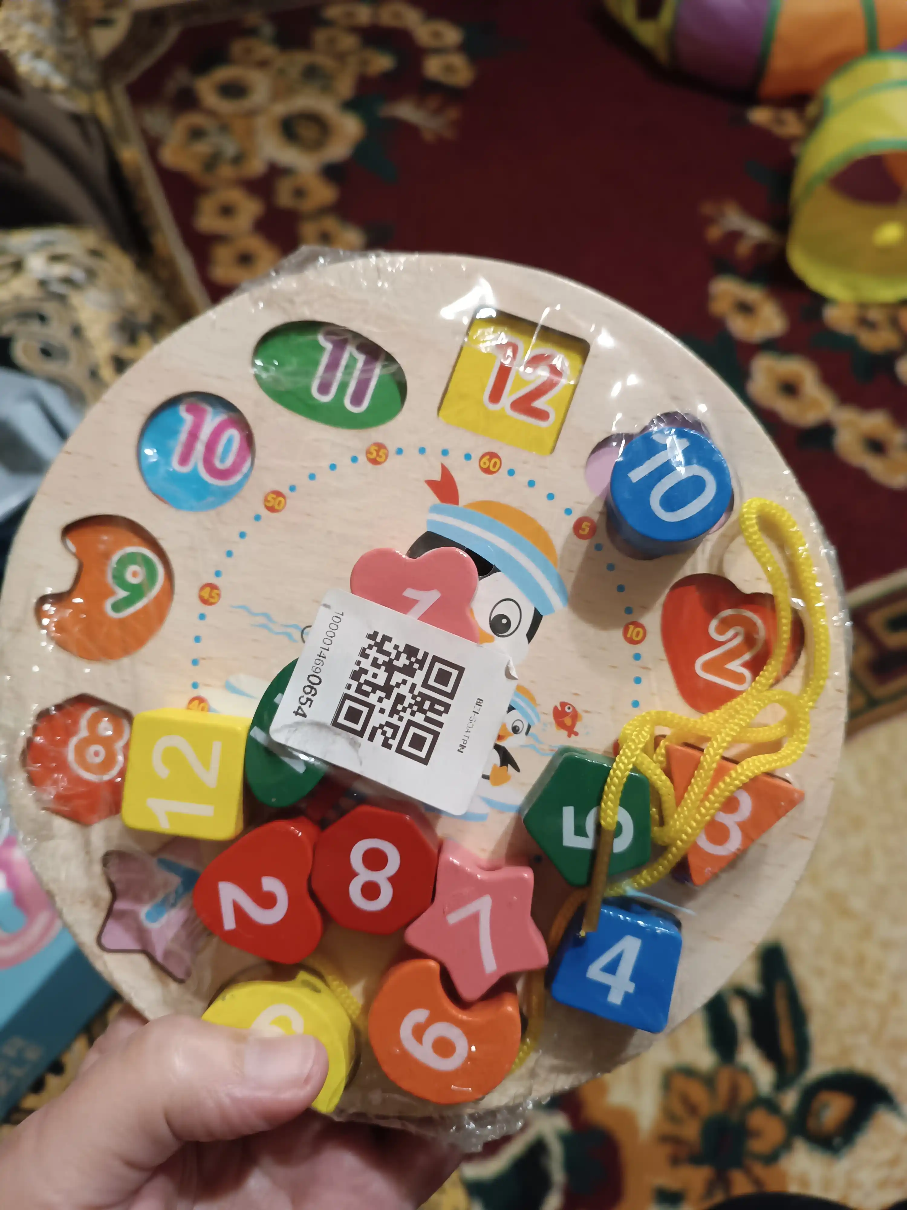 Yog'ochdan yasalgan saralovchi "Yoqimli pingvin", 3 tasi 1 da "Sorter, bog'lovchi, soat"