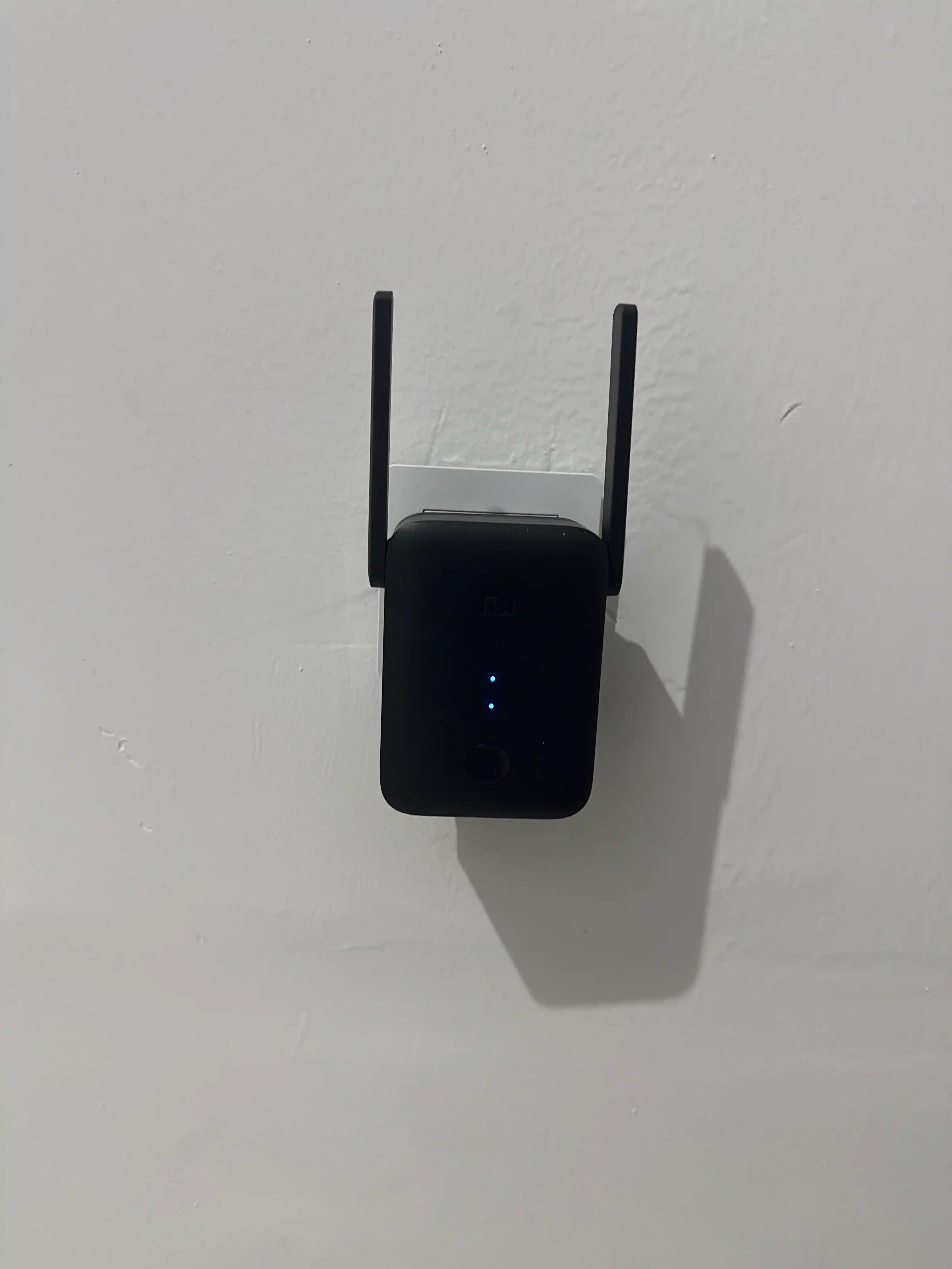 Simsiz Wi-Fi signal kuchaytirgichi Xiaomi Mi Range Extender AC1200, repiter ( GLOBAL )