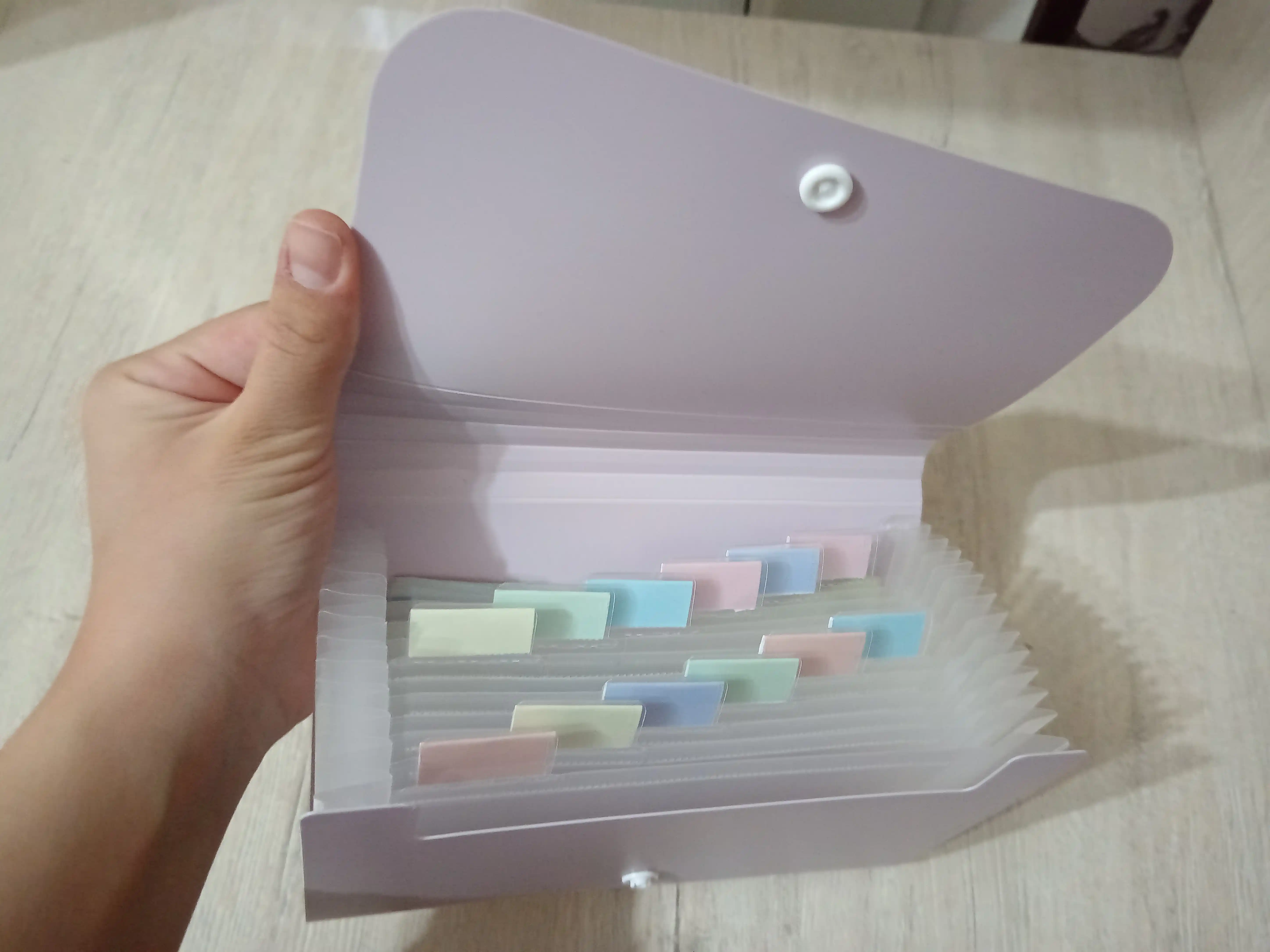 Папка А6 на кнопке,13P Deli EF628