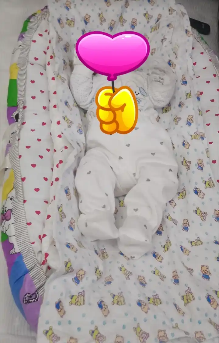 Yangi tug'ilgan chaqaloqlar uchun uxlash uchun gnezdo, matras