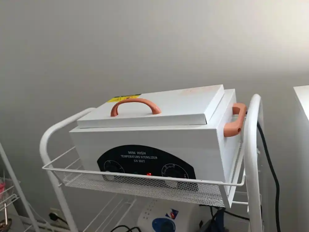 Manikyur asboblarini sterilizatsiya qilish uchun quruq suhojar issiqlik shkafi, 300 Wt