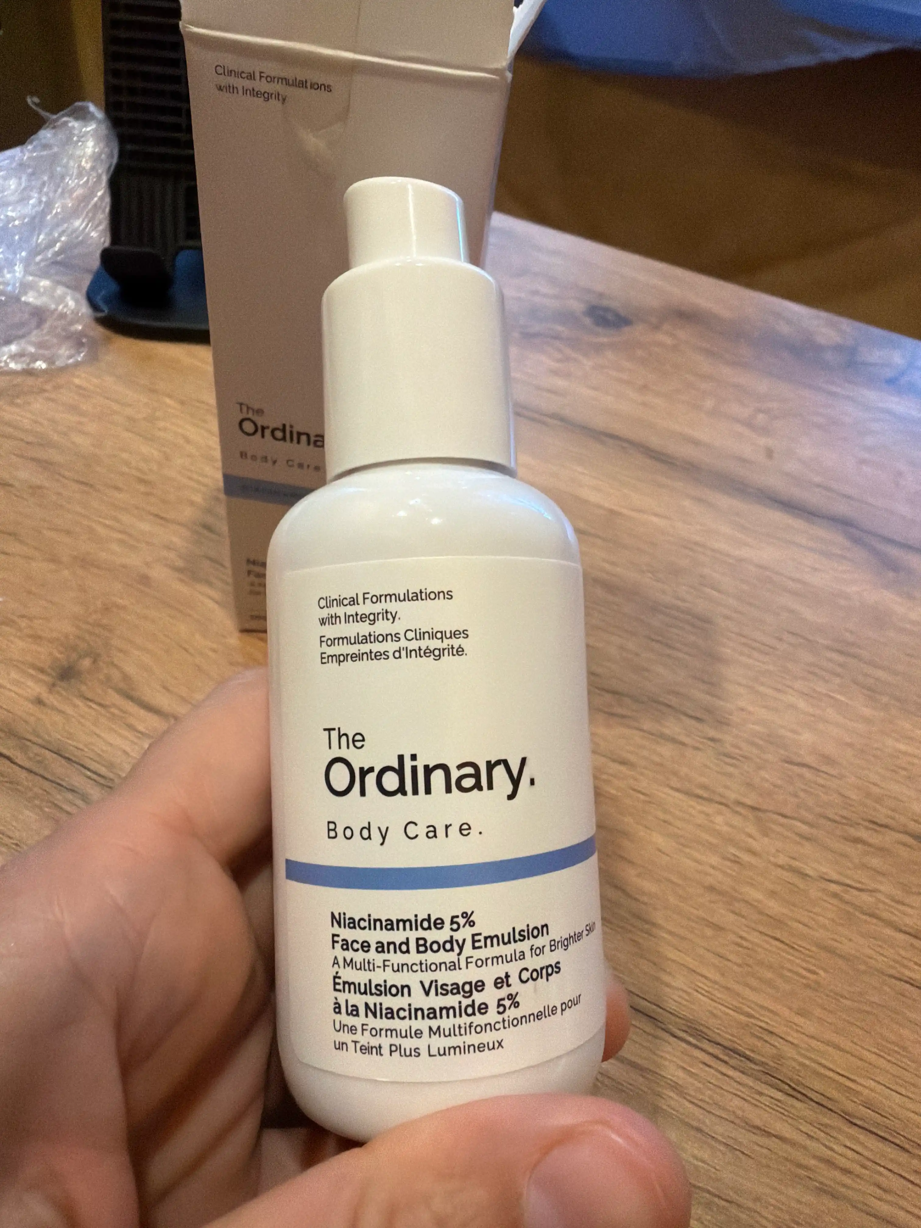 5% niatsinamid qo'shilgan yuz va tana zardobi 100 ml