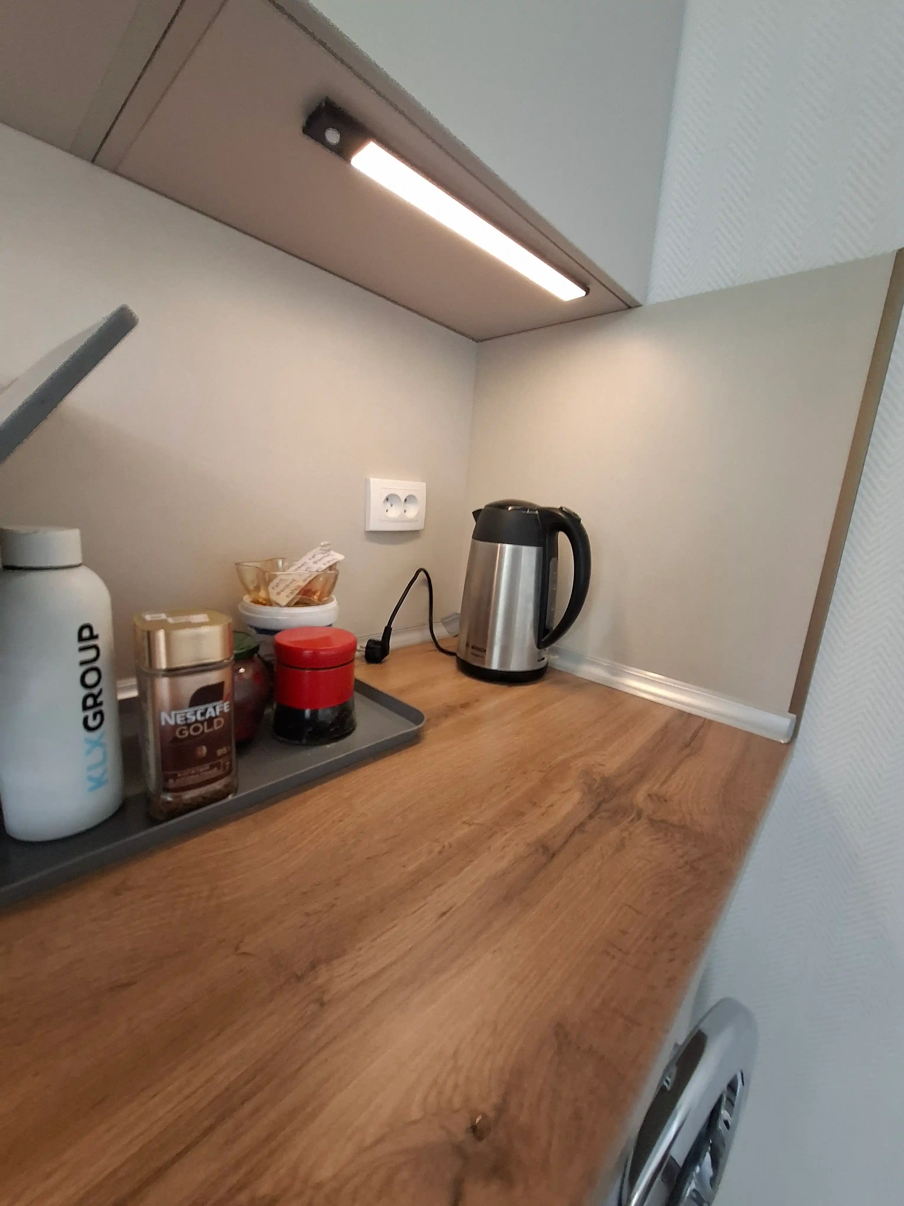 Alyuminiy aqlli LED-yoritgich, harakat datchigi, magnitli mahkamlash, Type-C, akkumulyator