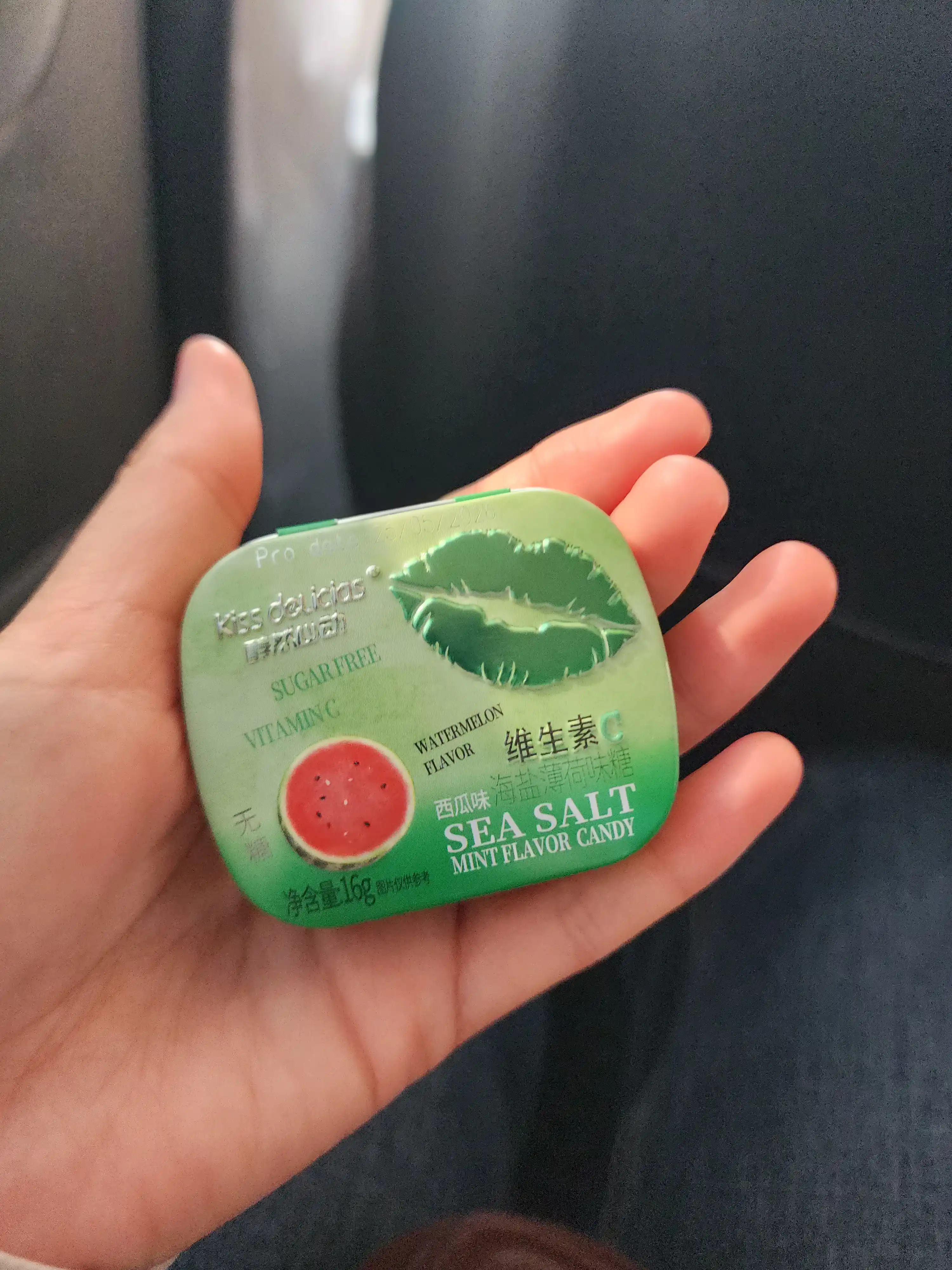 Kiss Delicias, shakarsiz konfet, nafasni yangilaydi
