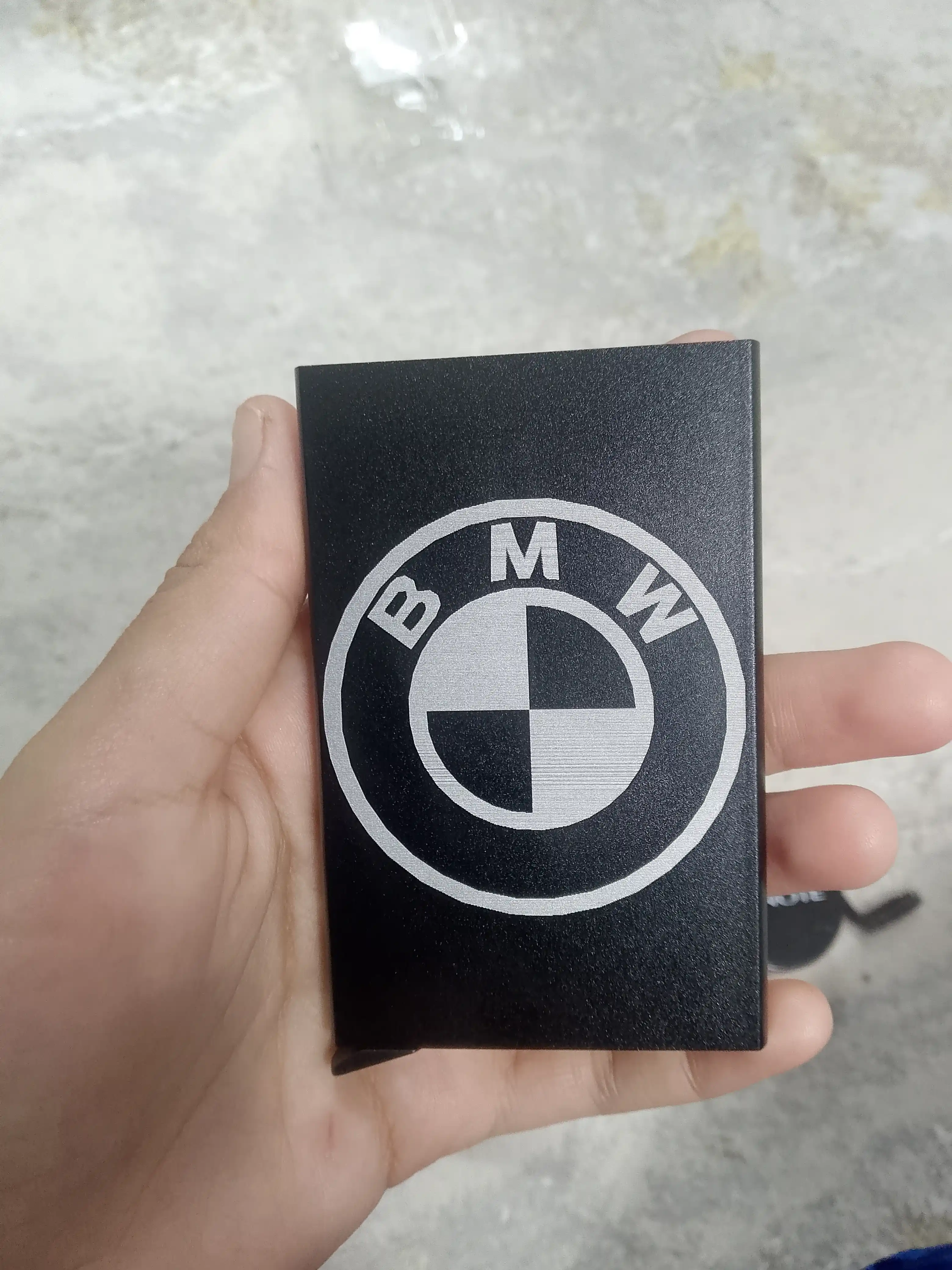 Metall kardxolder-RFID himoyasi, ixcham va ishonchli, hujjatlar uchun taktik